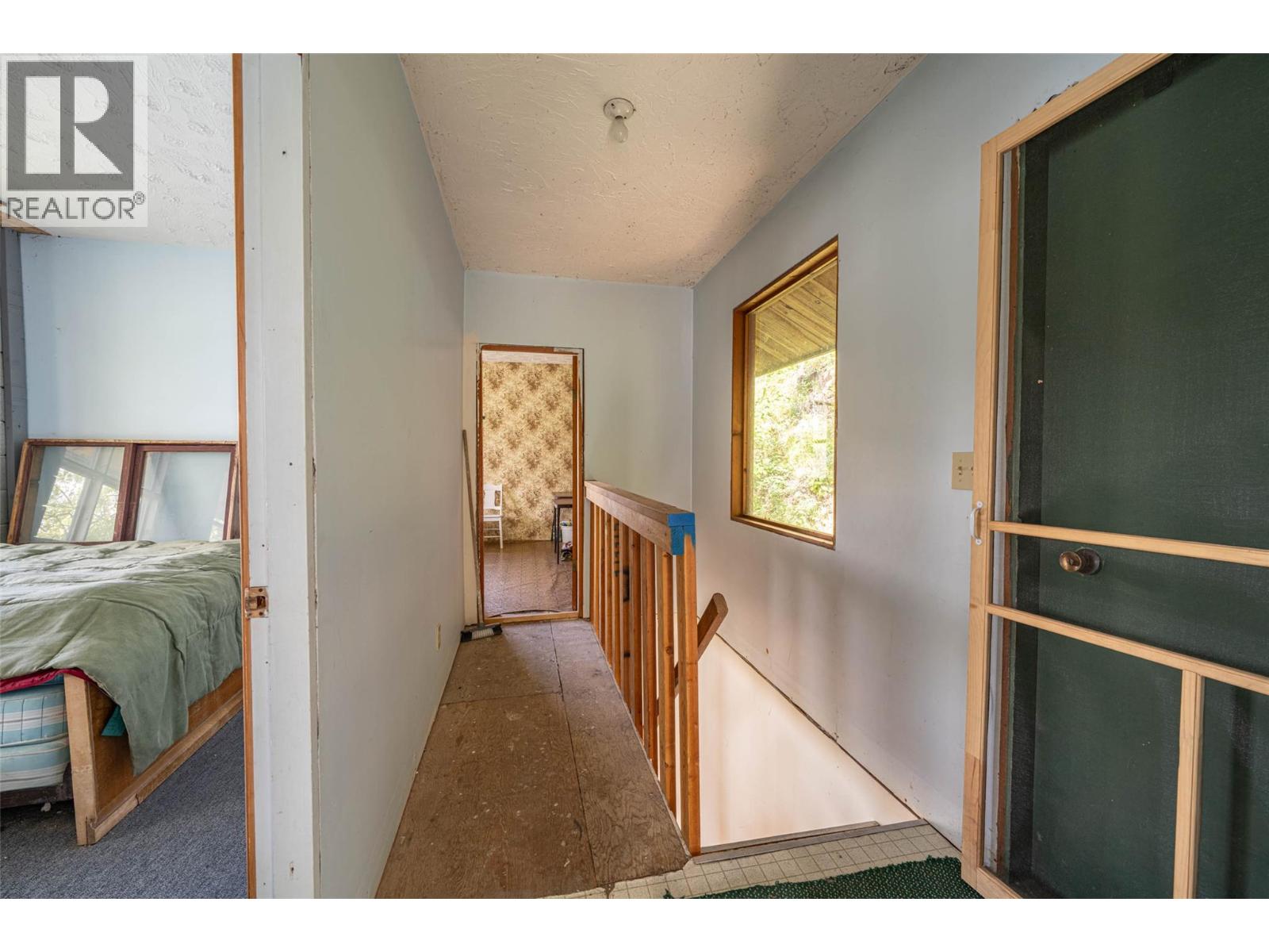 5867 Cosens Bay Road, Coldstream, British Columbia  V1B 1N8 - Photo 21 - 10387869
