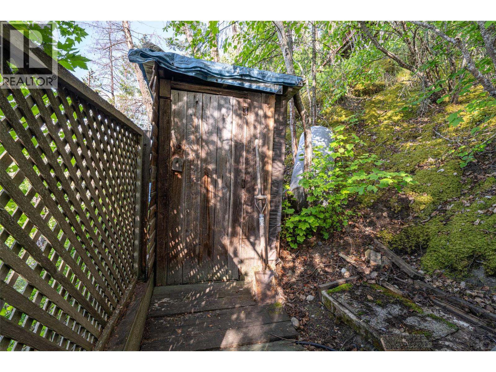 5867 Cosens Bay Road, Coldstream, British Columbia  V1B 1N8 - Photo 30 - 10387869