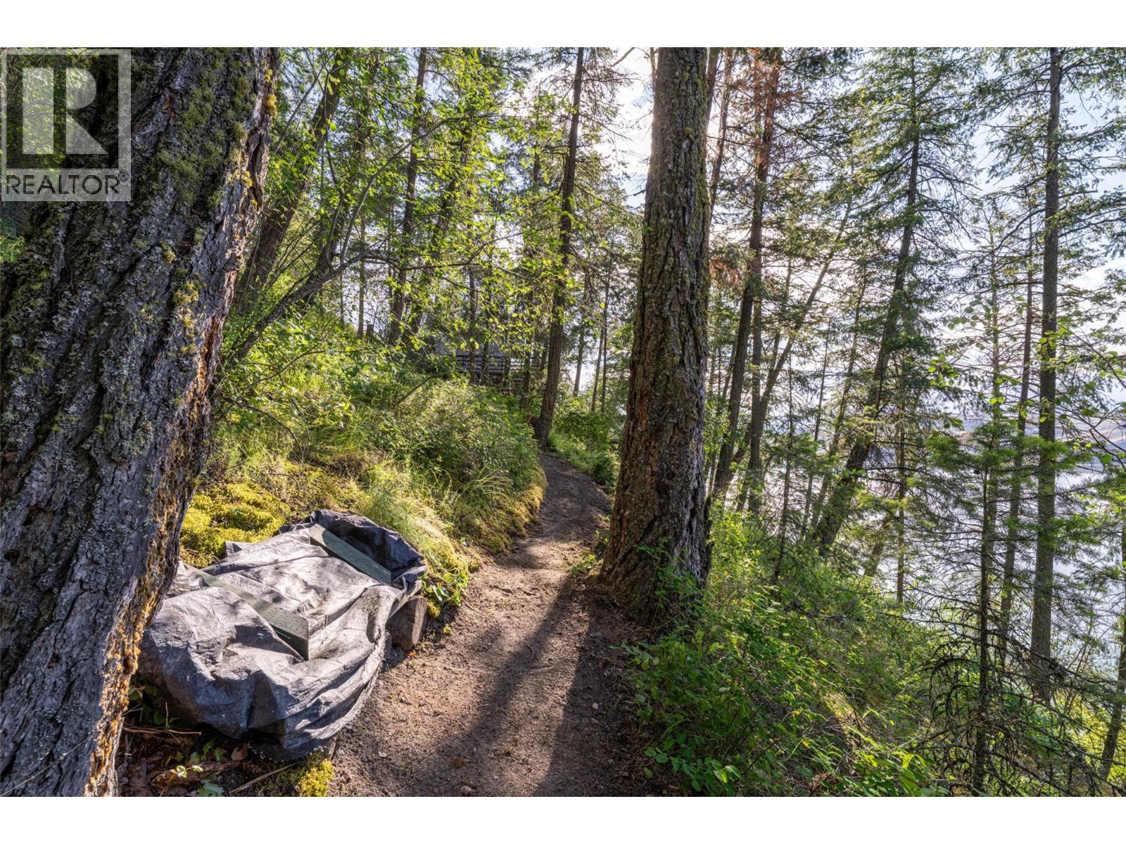 5867 Cosens Bay Road, Coldstream, British Columbia  V1B 1N8 - Photo 32 - 10387869