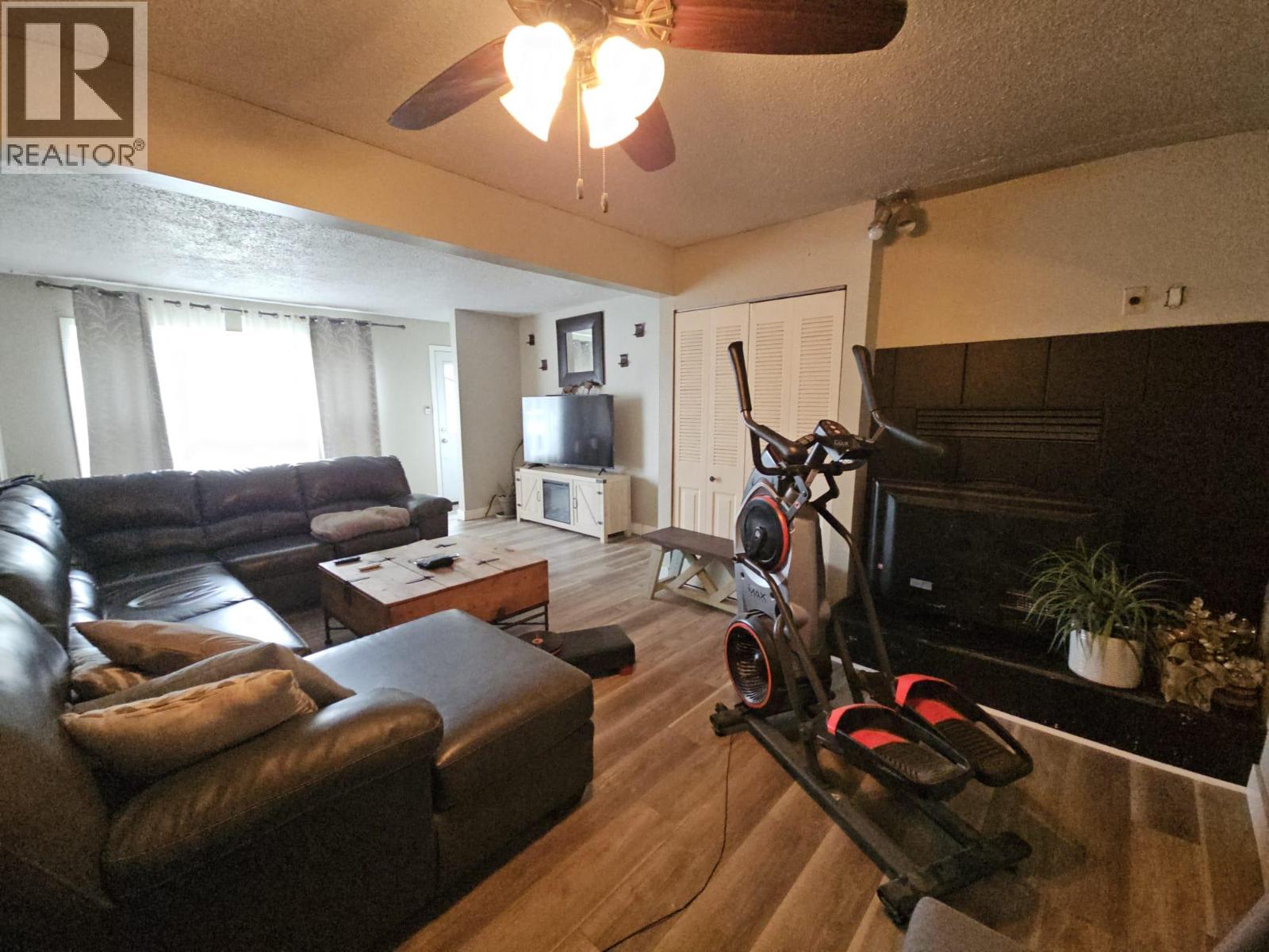 4704 50 Avenue Ne, Chetwynd, British Columbia  V0C 1J0 - Photo 2 - 10388431