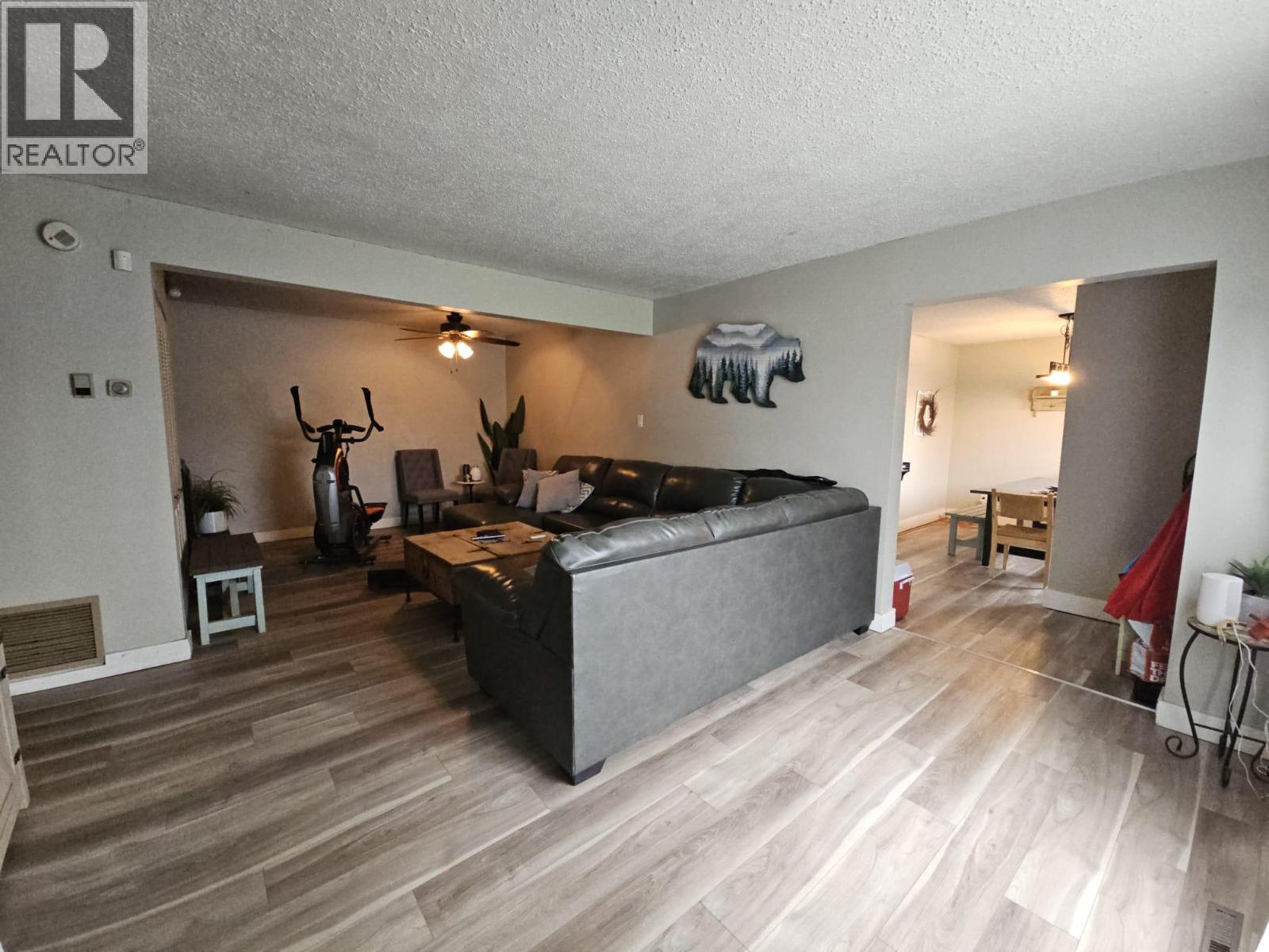 4704 50 Avenue Ne, Chetwynd, British Columbia  V0C 1J0 - Photo 3 - 10388431