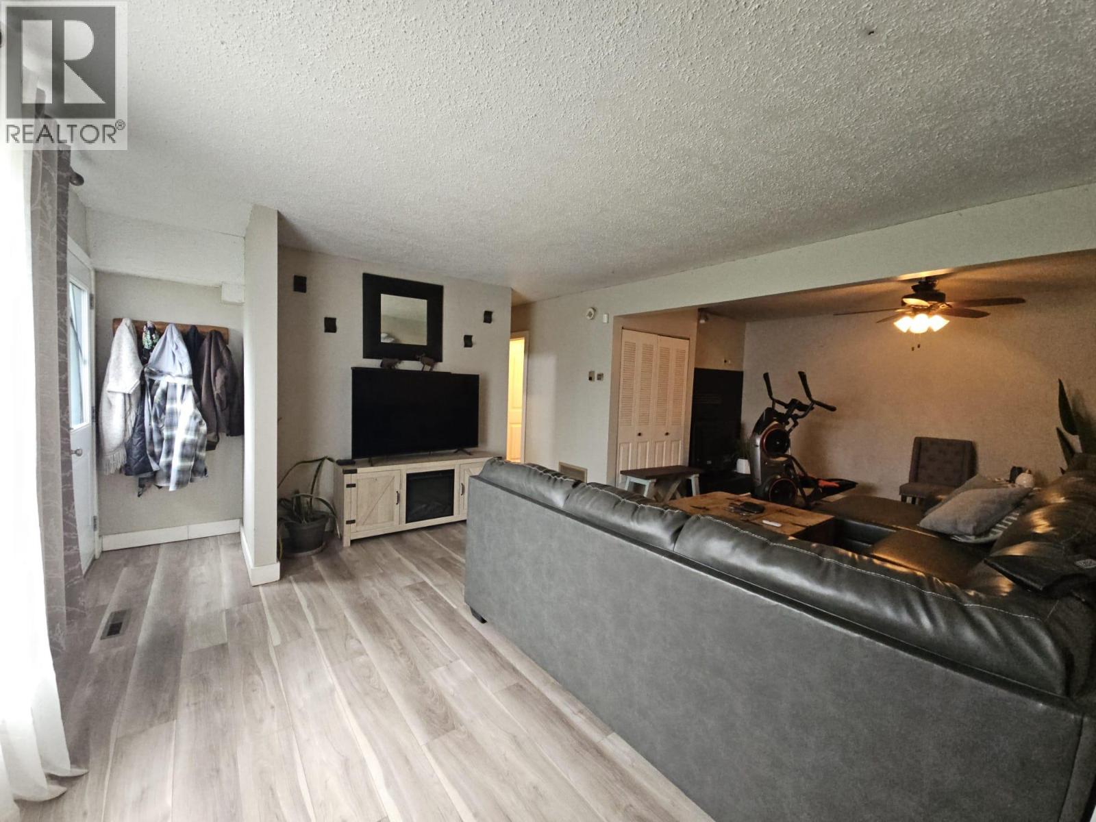 4704 50 Avenue Ne, Chetwynd, British Columbia  V0C 1J0 - Photo 5 - 10388431