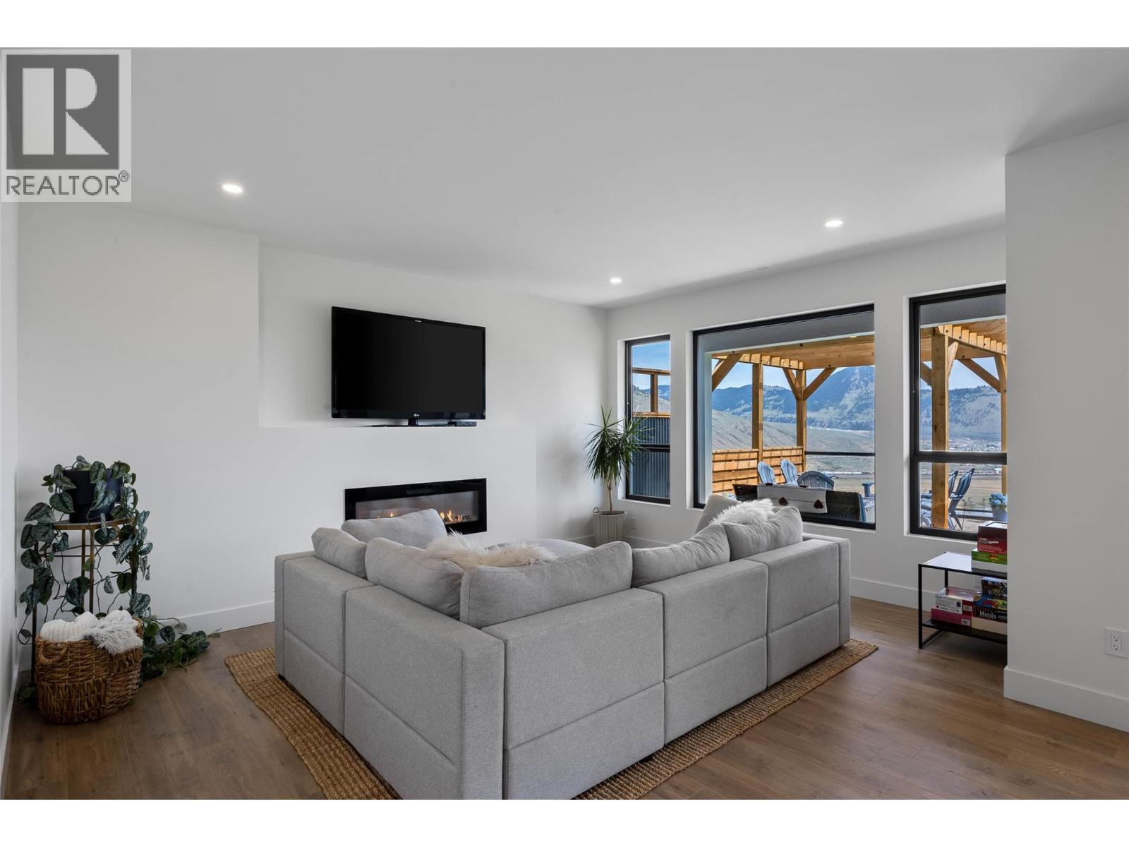 2300 Saddleback Drive, Kamloops, British Columbia  V2B 0G7 - Photo 32 - 10388036