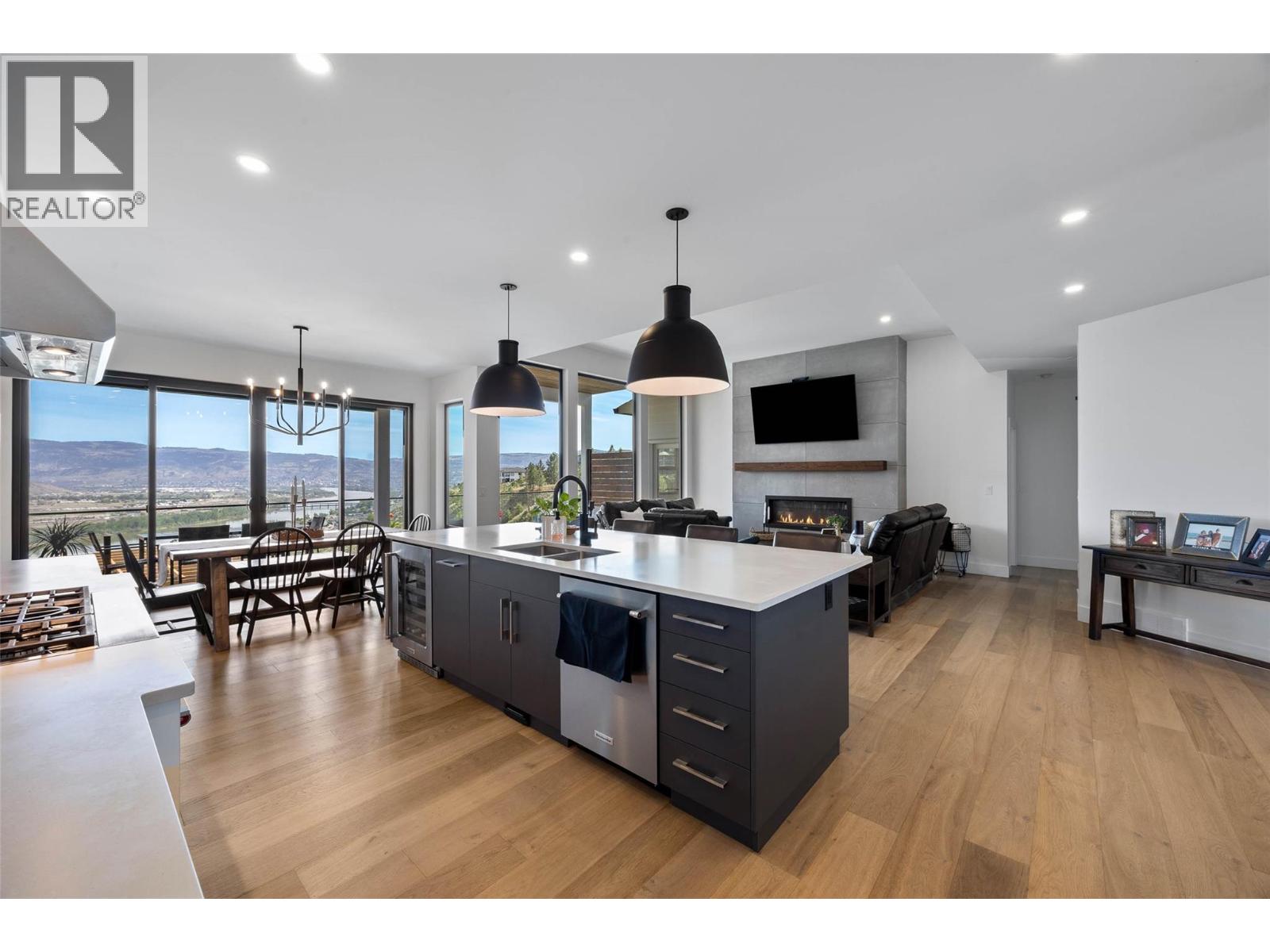 2300 Saddleback Drive, Kamloops, British Columbia  V2B 0G7 - Photo 6 - 10388036