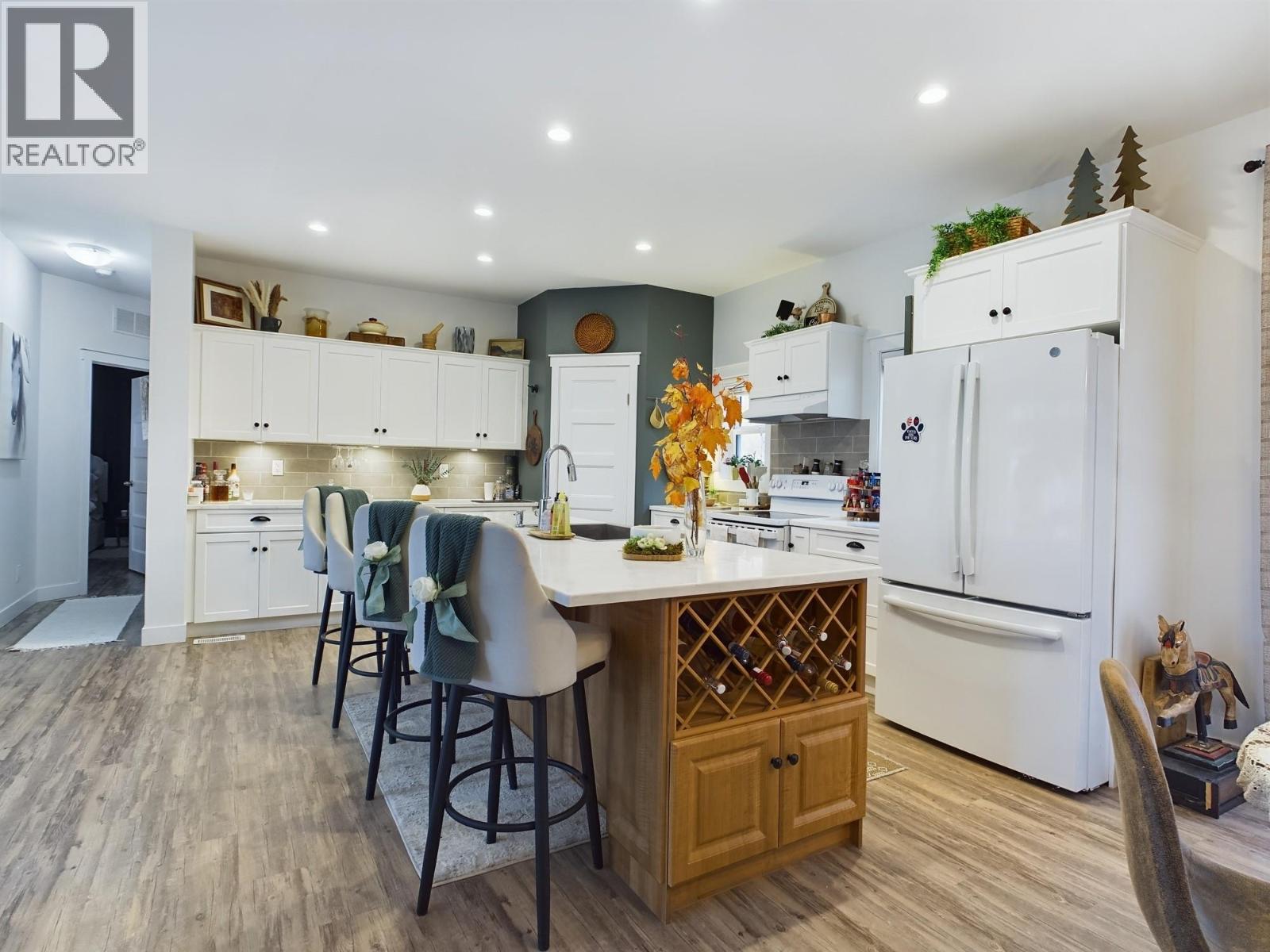 1020 Bullmoose Way, Osoyoos, British Columbia  V0H 1V6 - Photo 3 - 10388454