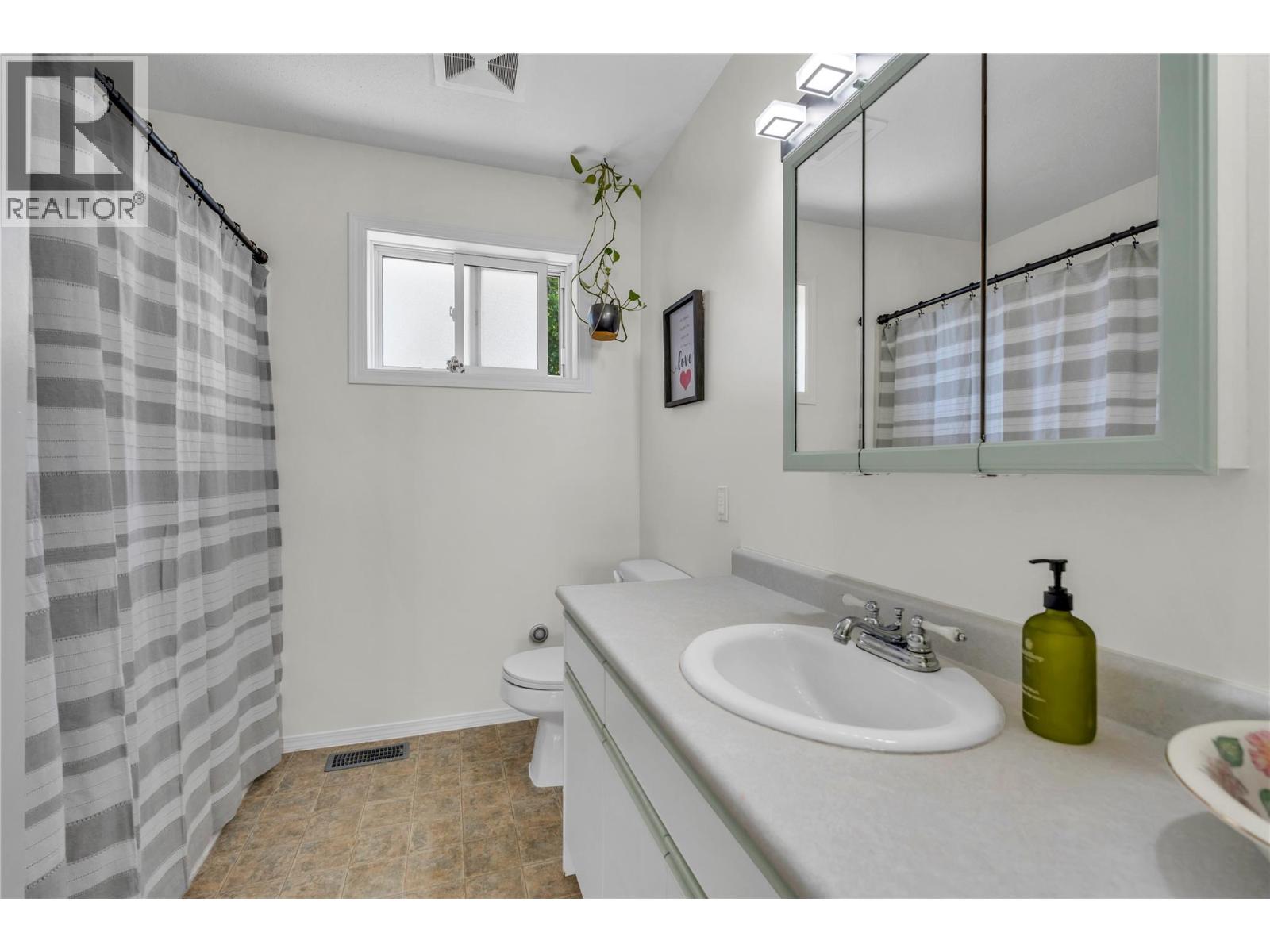 9714 Sargeant Street, Summerland, British Columbia  V0H 1Z3 - Photo 11 - 10388310