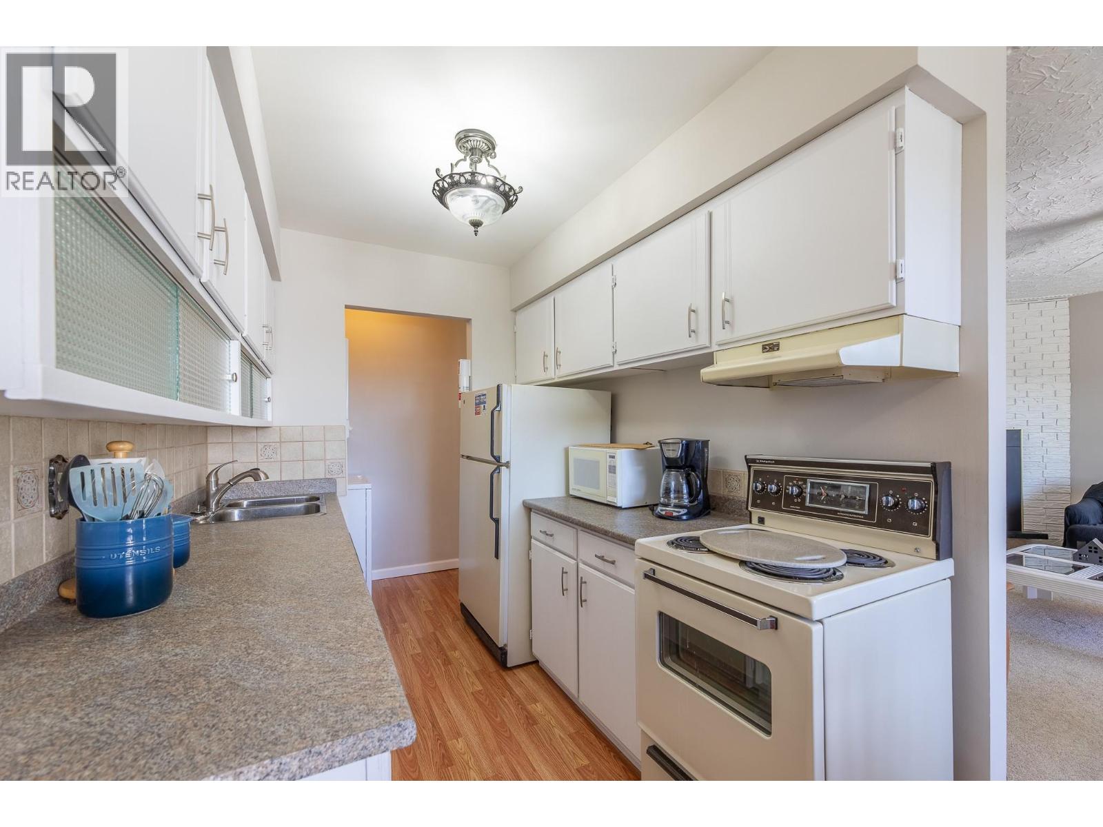 22 Abbott Street Unit# 203, Penticton, British Columbia  V2A 4J2 - Photo 14 - 10388037