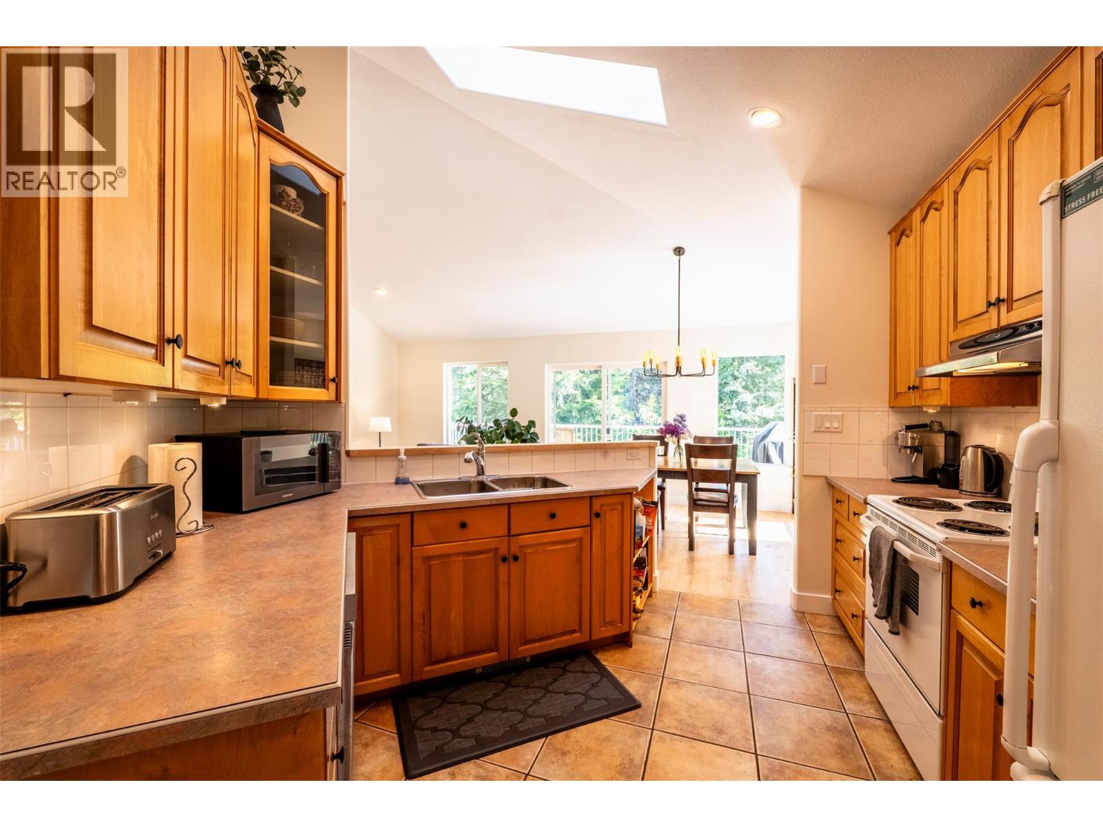 4310 View Ridge Road, Bonnington, British Columbia  V0G 2G3 - Photo 6 - 10388215
