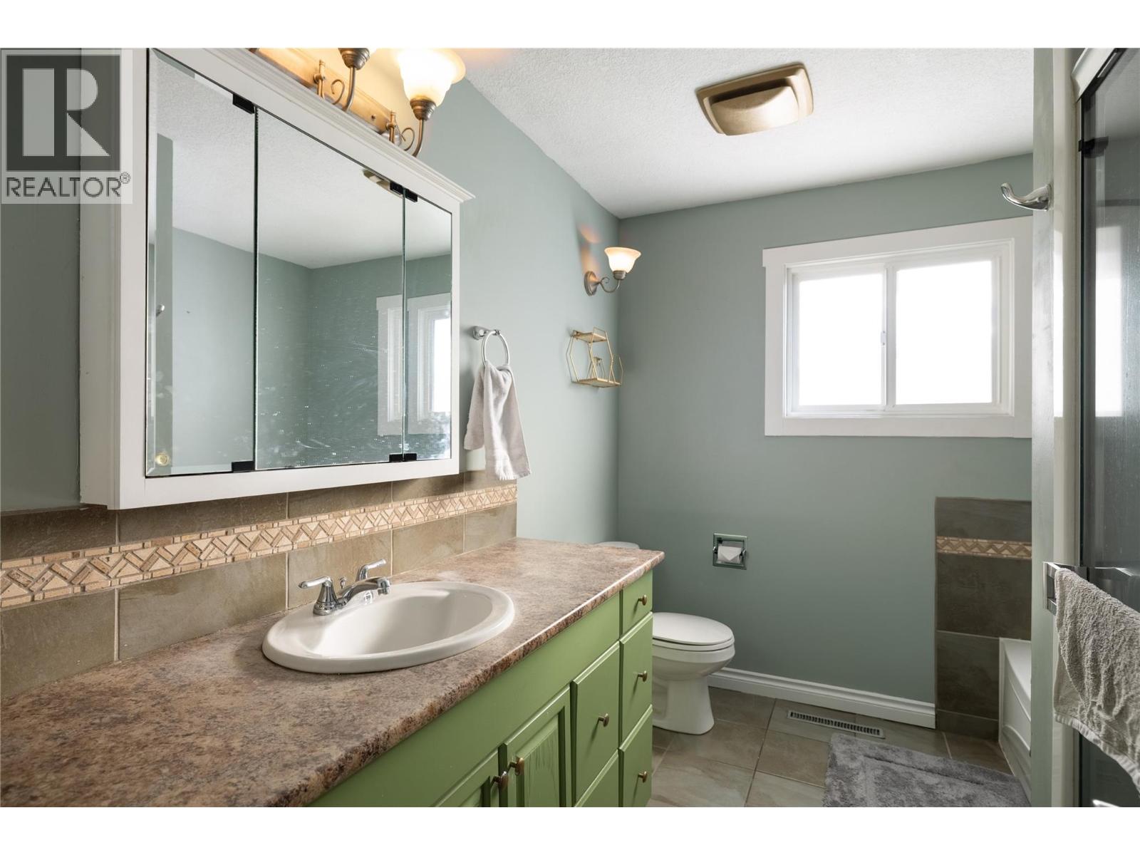 5712 6 Highway, Vernon, British Columbia  V1B 3E1 - Photo 13 - 10387960
