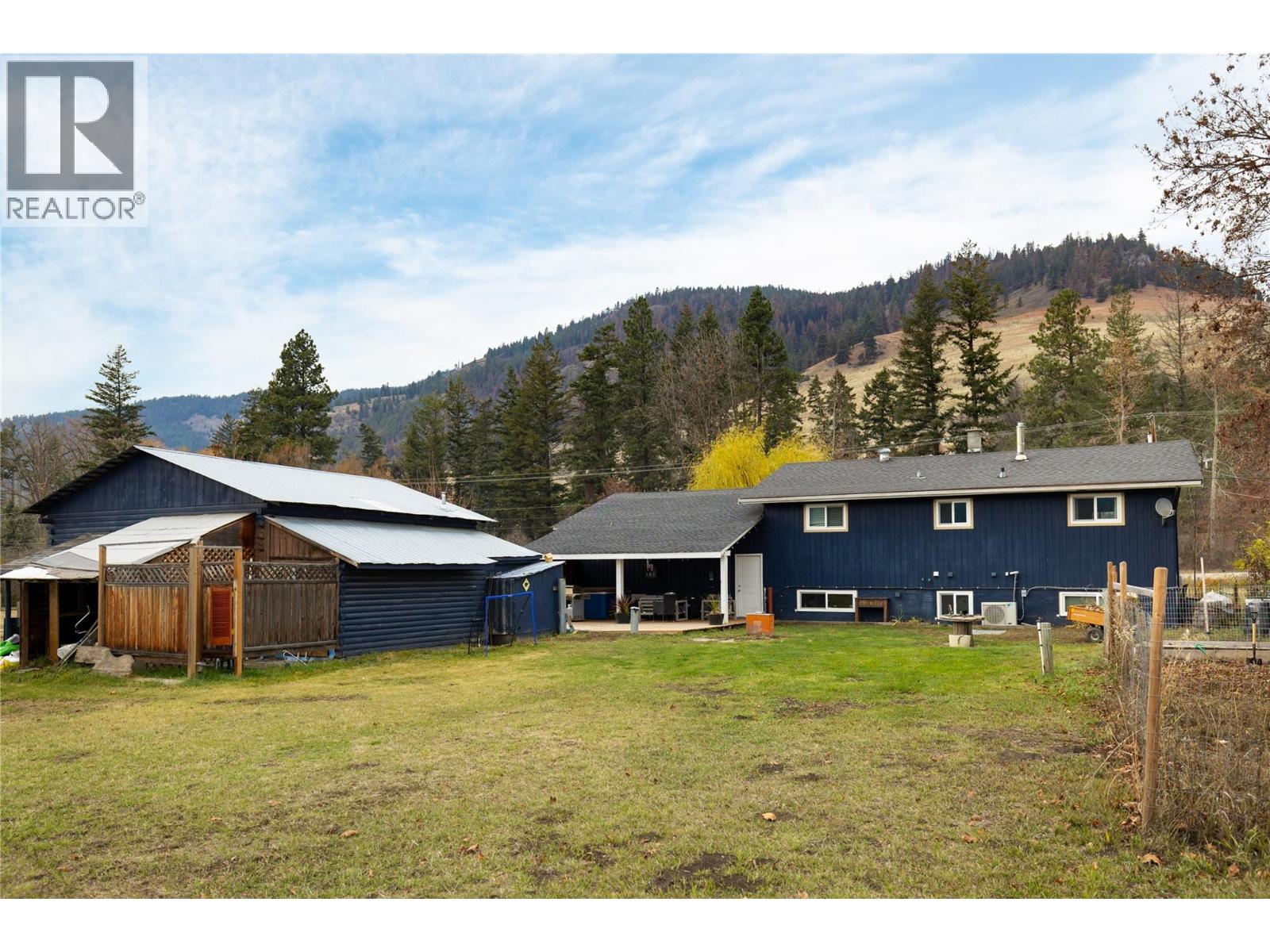 5712 6 Highway, Vernon, British Columbia  V1B 3E1 - Photo 2 - 10387960