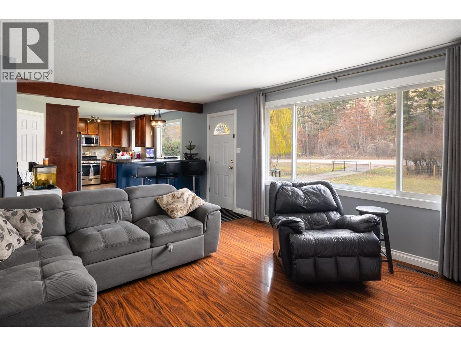 5712 6 Highway, Vernon, British Columbia  V1B 3E1 - Photo 8 - 10387960