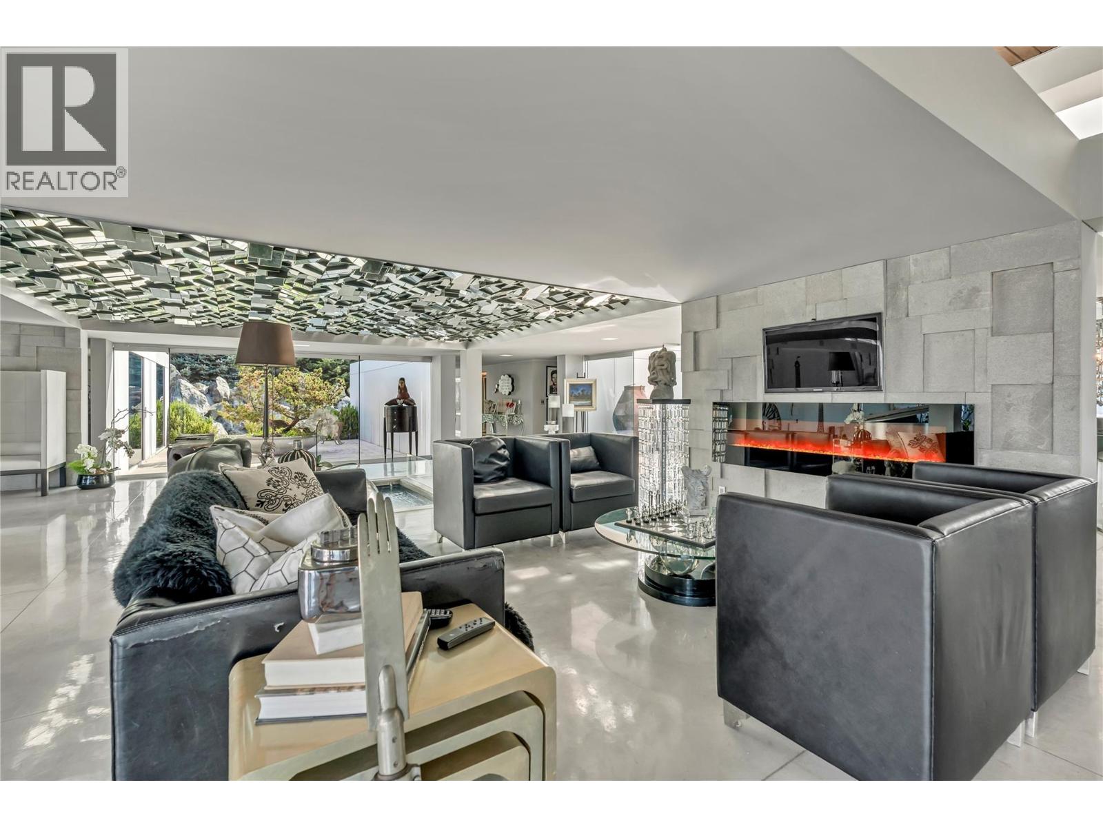 4358 Hobson Road, Kelowna, British Columbia  V1W 1Y3 - Photo 5 - 10388436