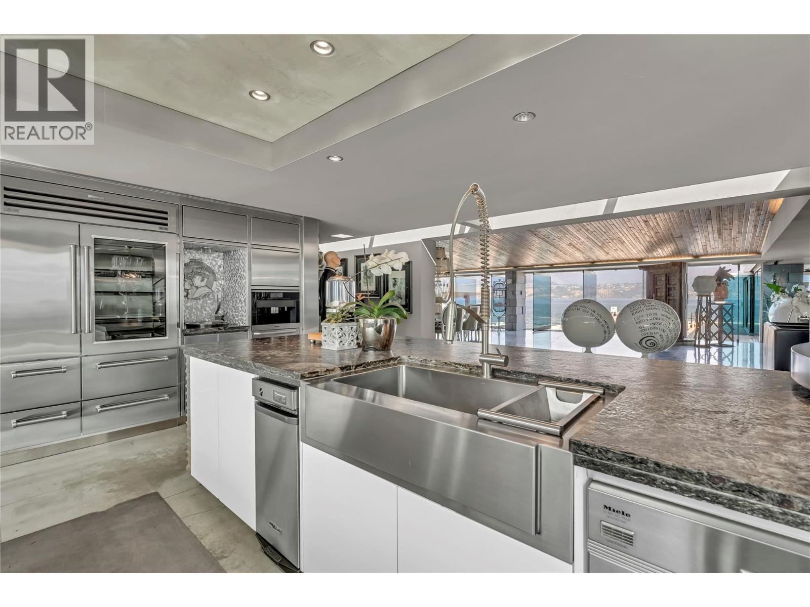 4358 Hobson Road, Kelowna, British Columbia  V1W 1Y3 - Photo 6 - 10388436