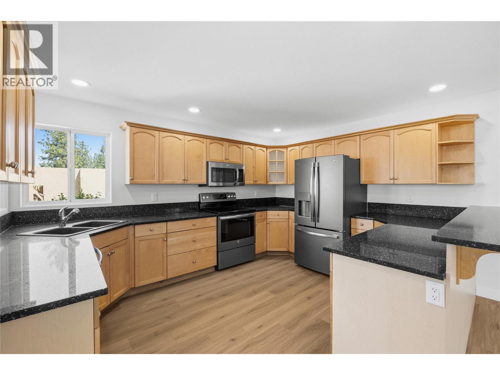 2850 Evergreen Drive, Penticton, British Columbia  V2A 7T1 - Photo 7 - 10388201