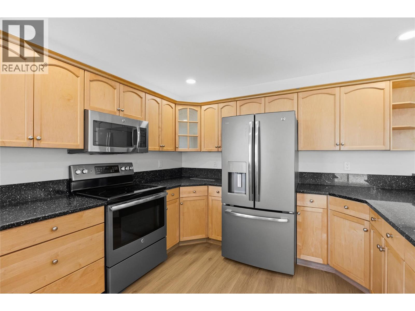2850 Evergreen Drive, Penticton, British Columbia  V2A 7T1 - Photo 8 - 10388201