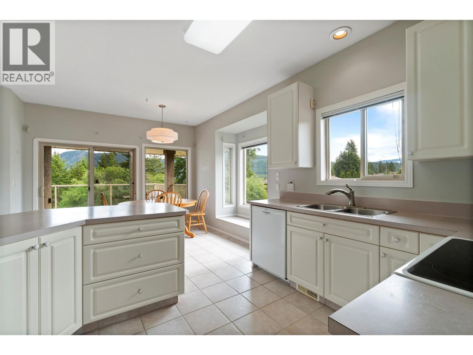 2550 Golf Course Drive Unit# 24, Blind Bay, British Columbia  V0E 1H1 - Photo 12 - 10387926