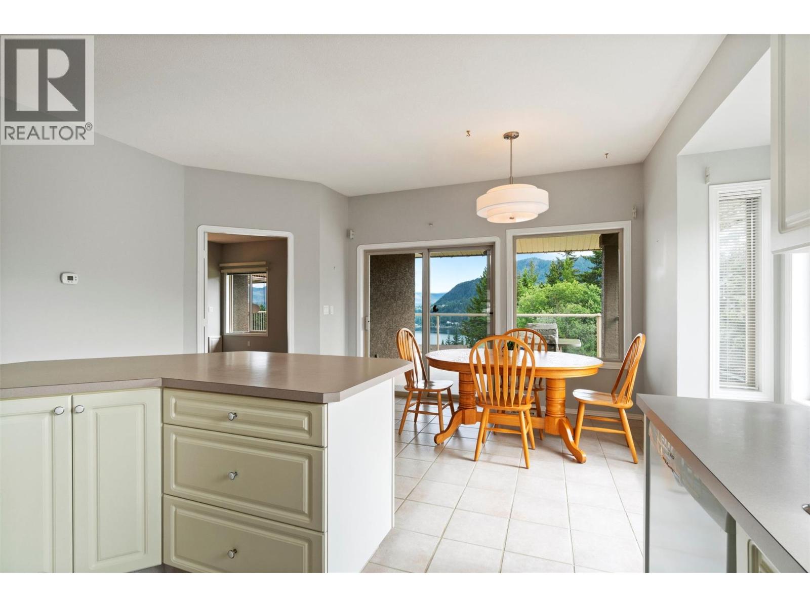 2550 Golf Course Drive Unit# 24, Blind Bay, British Columbia  V0E 1H1 - Photo 14 - 10387926