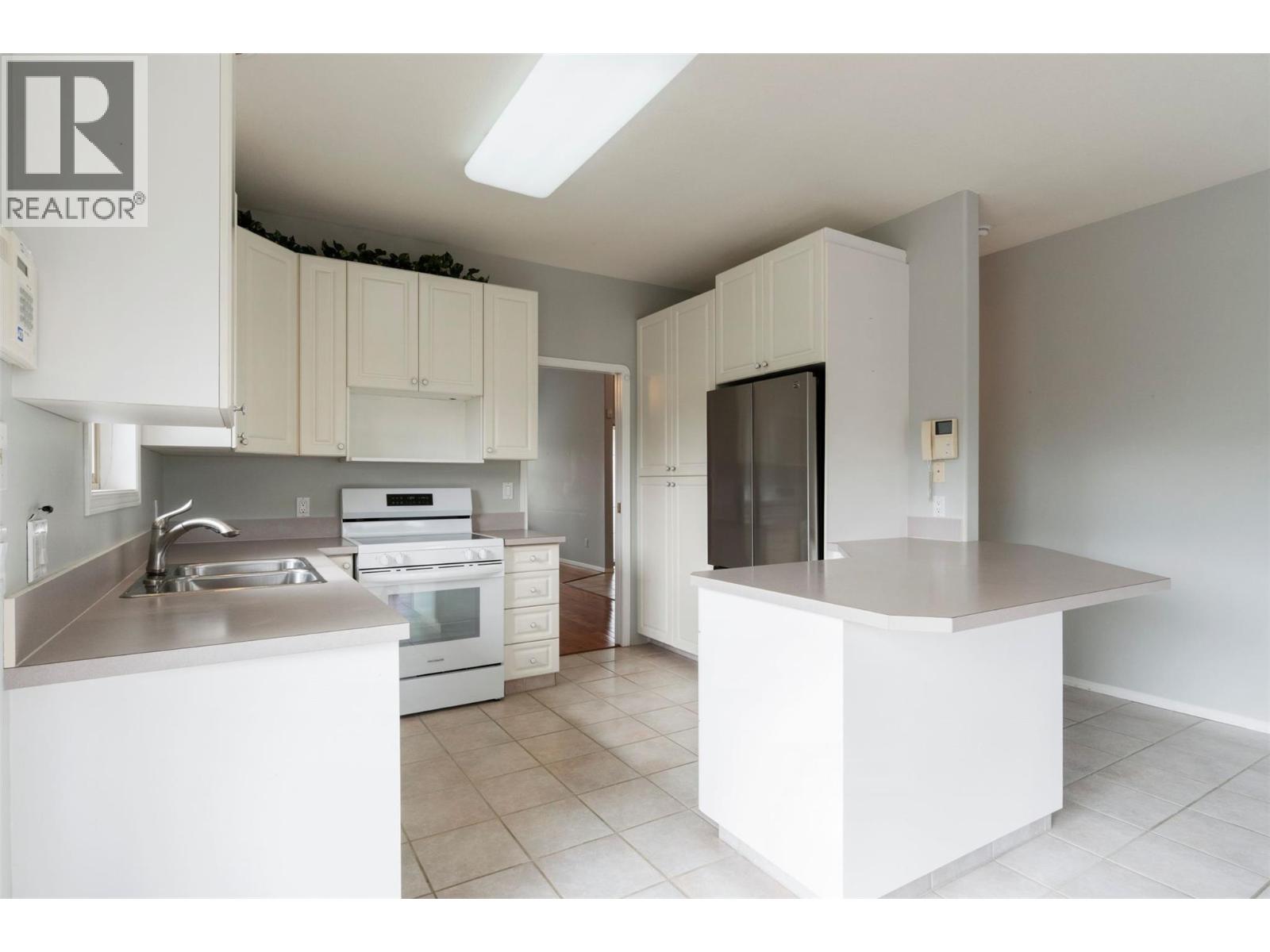 2550 Golf Course Drive Unit# 24, Blind Bay, British Columbia  V0E 1H1 - Photo 18 - 10387926