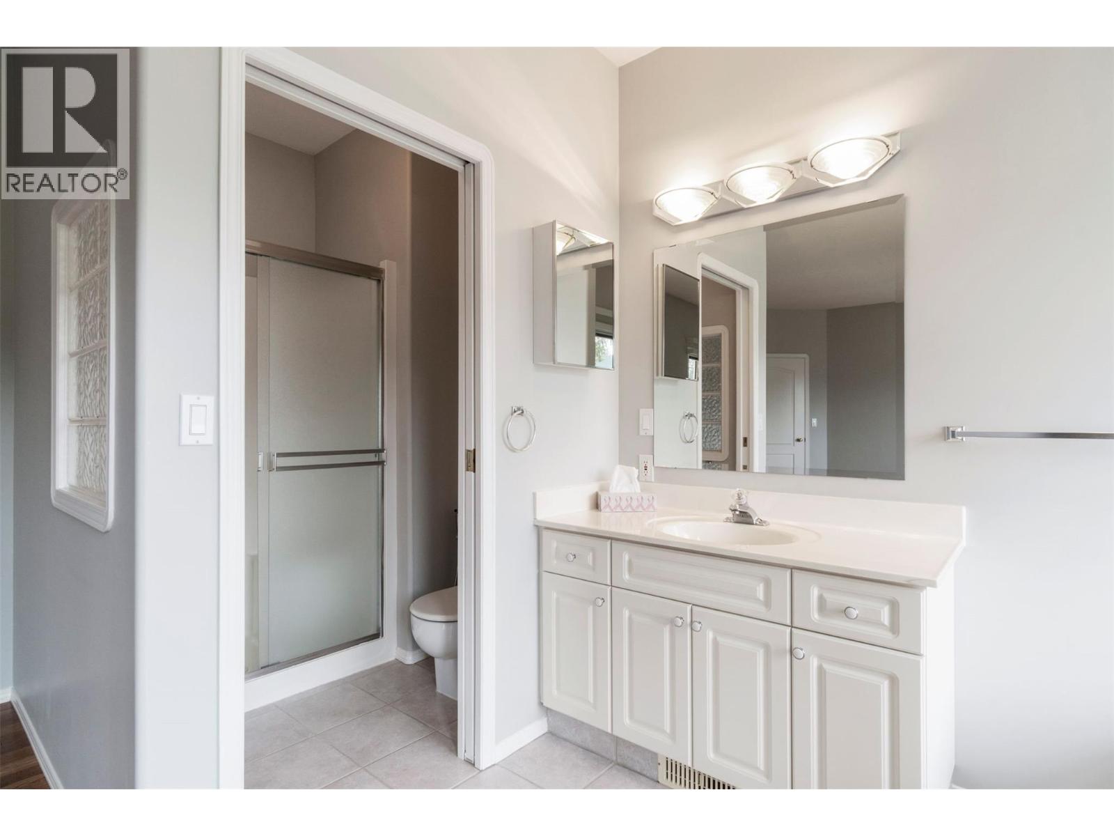 2550 Golf Course Drive Unit# 24, Blind Bay, British Columbia  V0E 1H1 - Photo 32 - 10387926