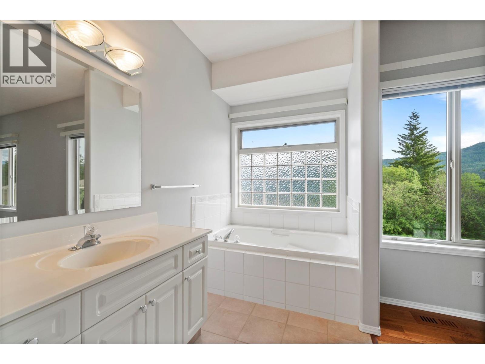 2550 Golf Course Drive Unit# 24, Blind Bay, British Columbia  V0E 1H1 - Photo 34 - 10387926