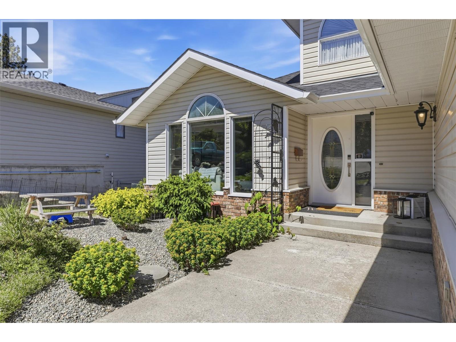 1954 Stirling Drive, Kamloops, British Columbia  V1S 1P9 - Photo 8 - 10388364