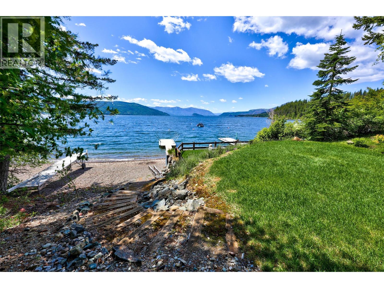 6058 Davis Road, Magna Bay, British Columbia  V0E 1L0 - Photo 5 - 10387545