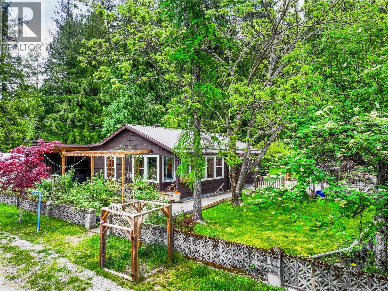 1506 Campbell Avenue, riondel, British Columbia