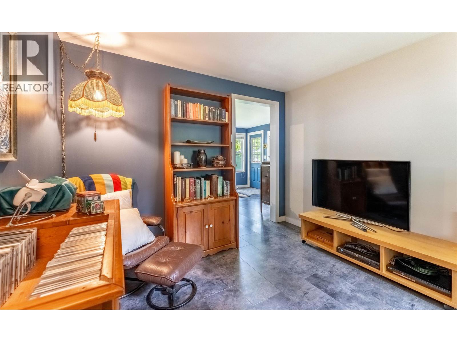 1506 Campbell Avenue, Riondel, British Columbia  V0B 2B0 - Photo 10 - 10386942
