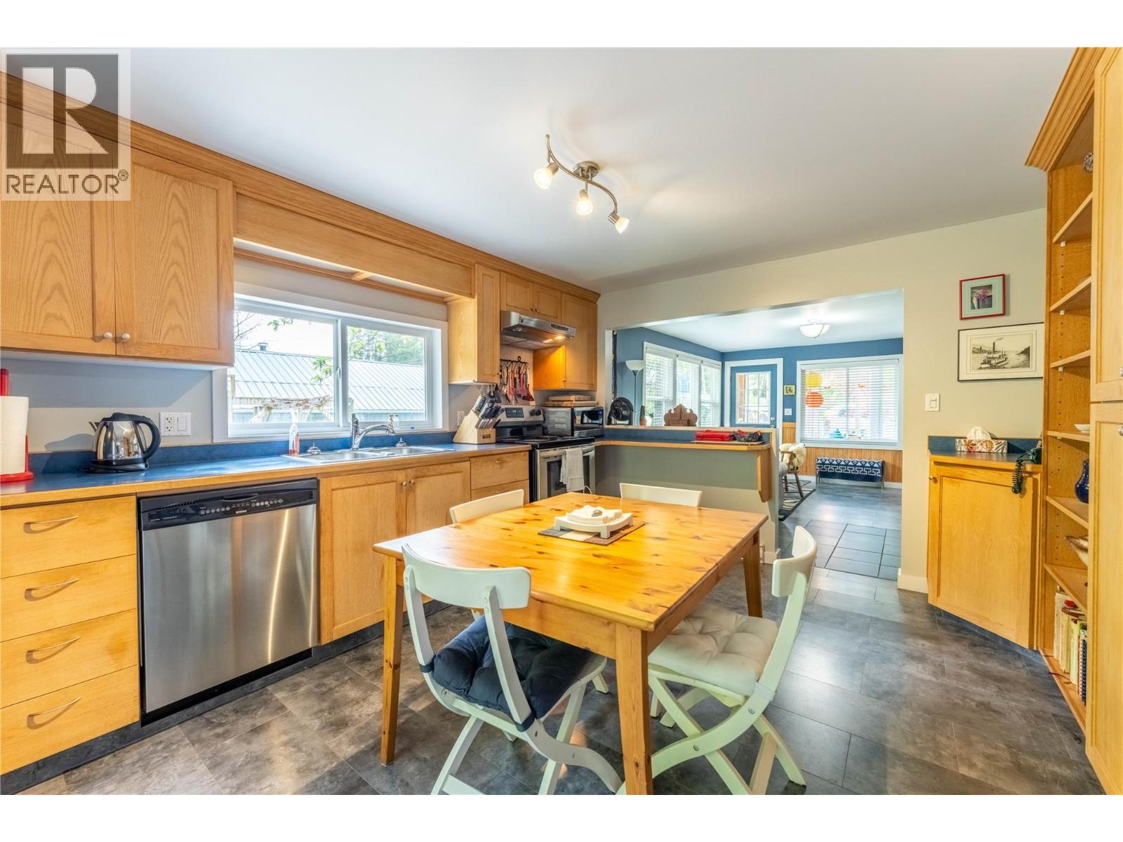 1506 Campbell Avenue, Riondel, British Columbia  V0B 2B0 - Photo 18 - 10386942