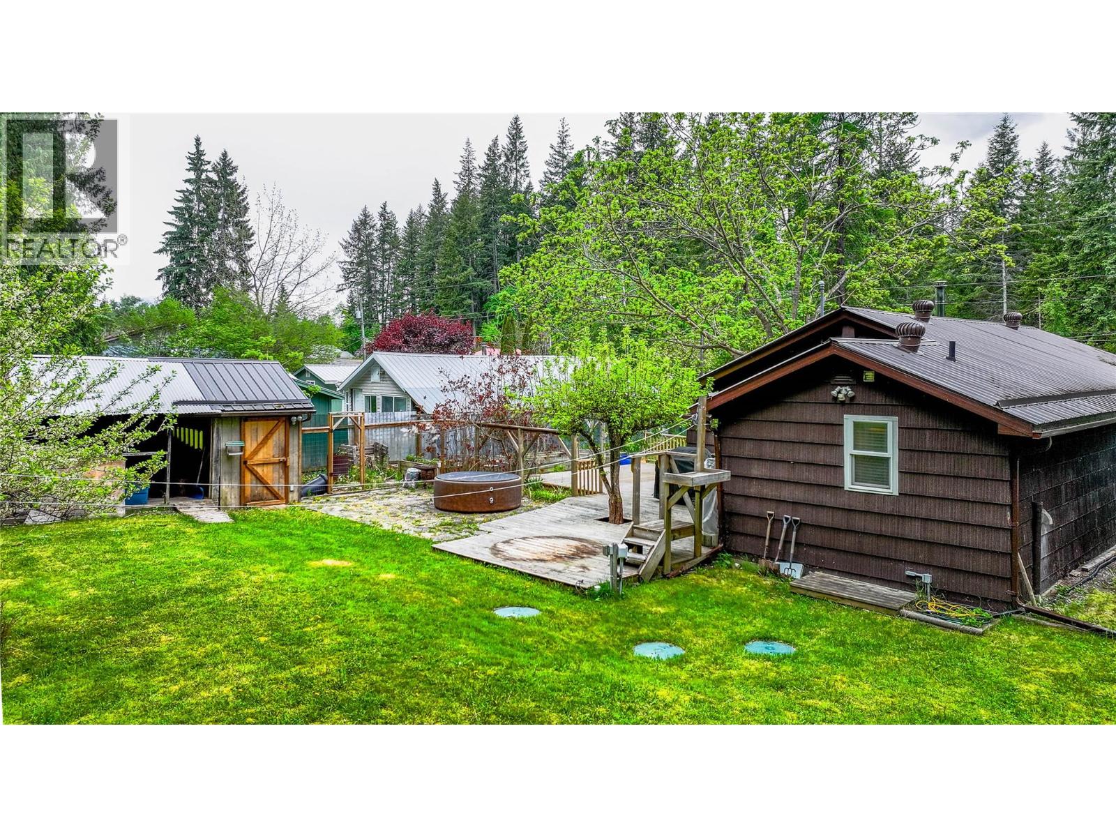 1506 Campbell Avenue, Riondel, British Columbia  V0B 2B0 - Photo 3 - 10386942