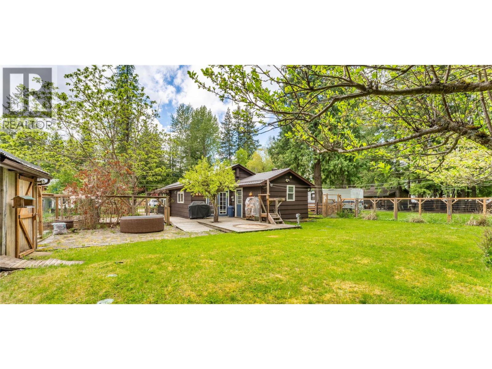1506 Campbell Avenue, Riondel, British Columbia  V0B 2B0 - Photo 32 - 10386942