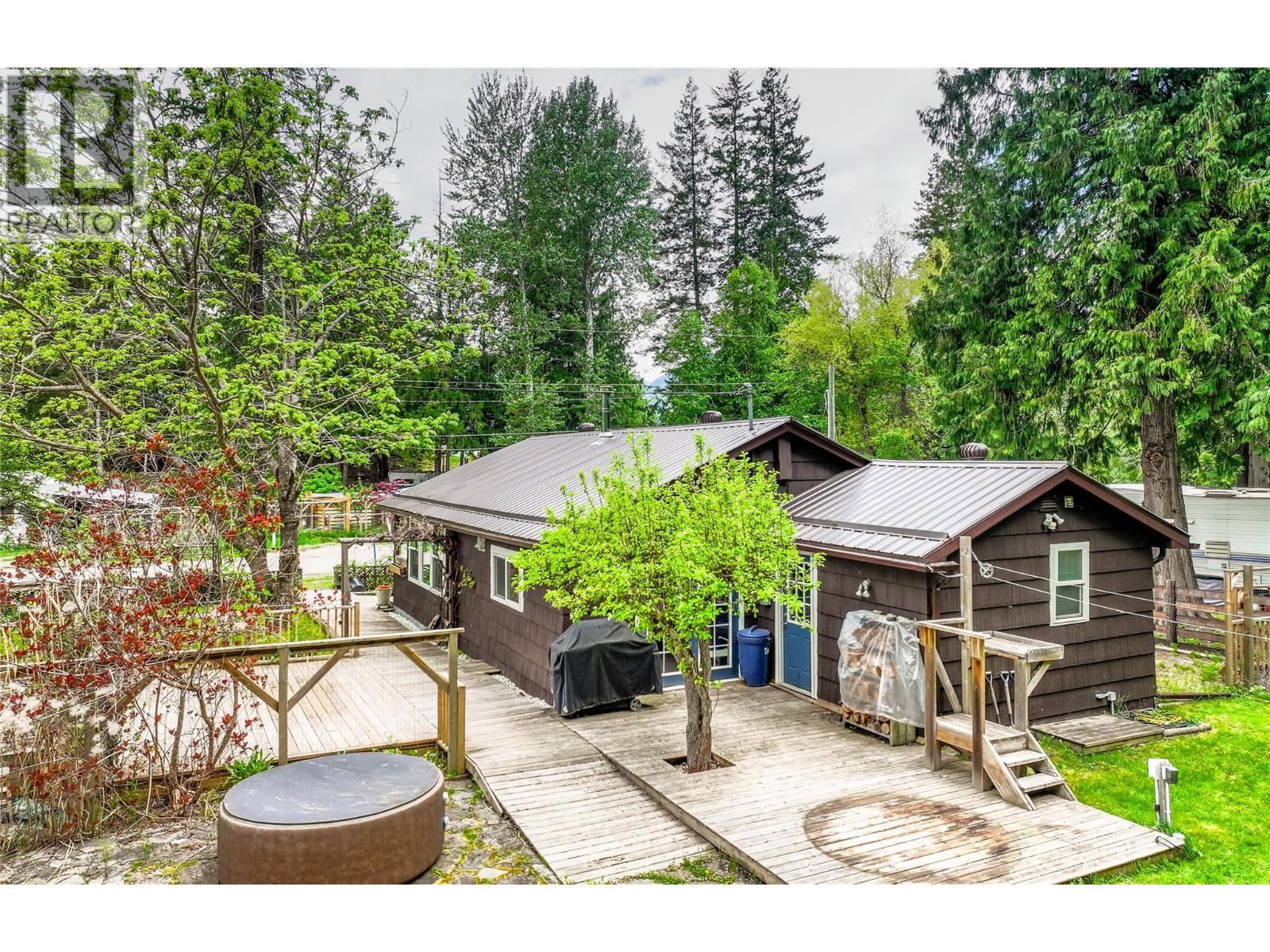 1506 Campbell Avenue, Riondel, British Columbia  V0B 2B0 - Photo 4 - 10386942