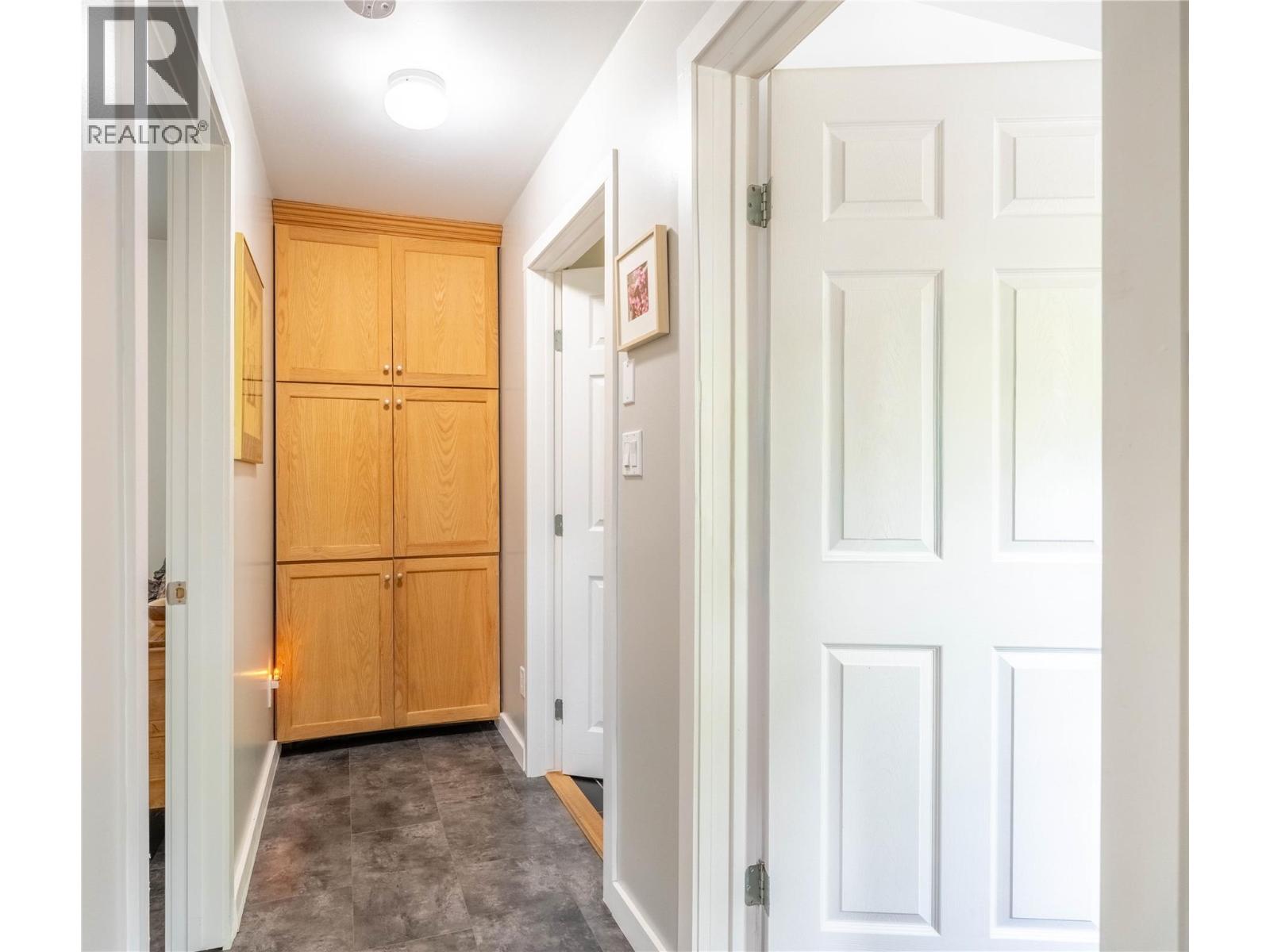 1506 Campbell Avenue, Riondel, British Columbia  V0B 2B0 - Photo 6 - 10386942