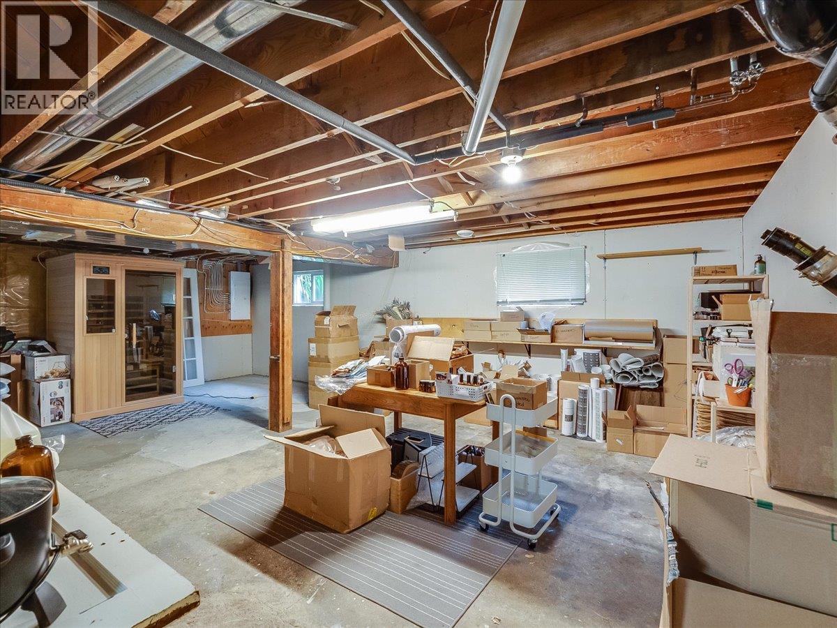 2116 Columbia Avenue, Castlegar, British Columbia  V1N 2X1 - Photo 44 - 10388013