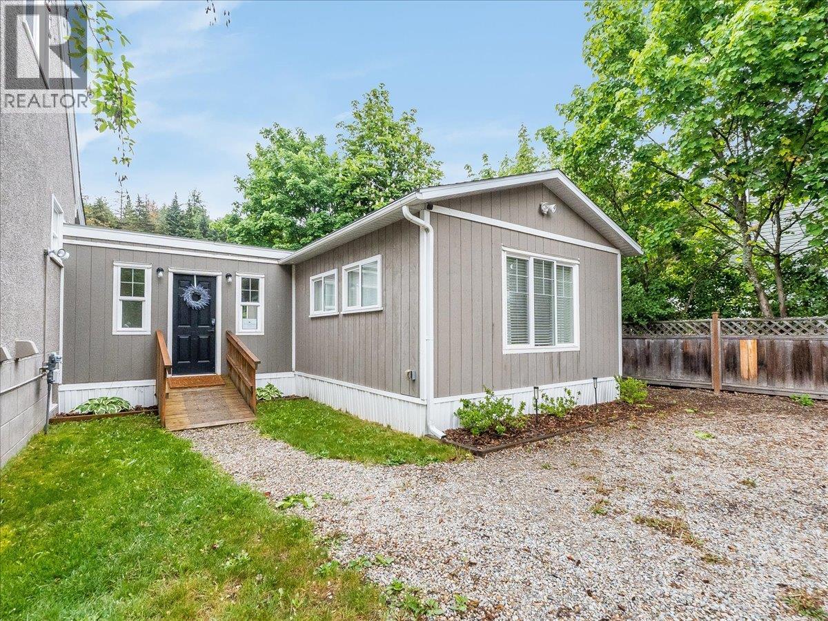 2116 Columbia Avenue, Castlegar, British Columbia  V1N 2X1 - Photo 53 - 10388013