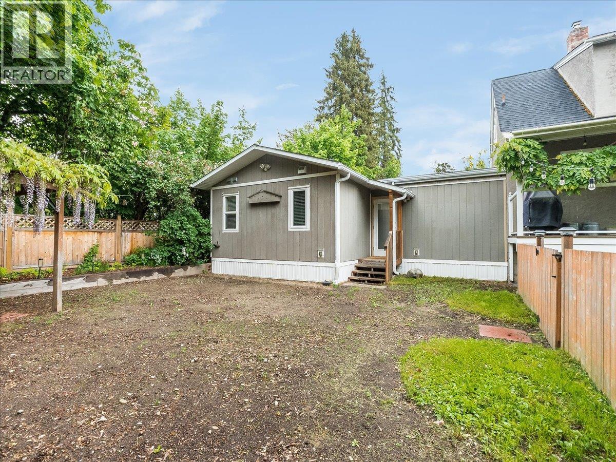 2116 Columbia Avenue, Castlegar, British Columbia  V1N 2X1 - Photo 70 - 10388013