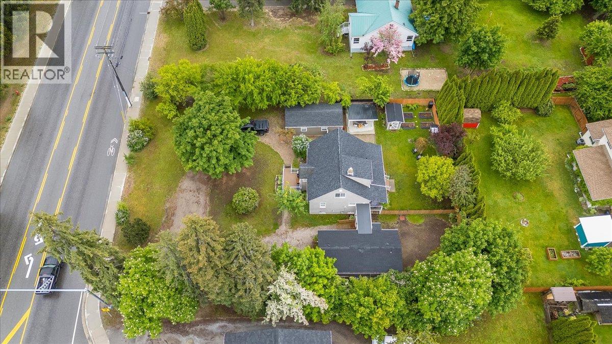 2116 Columbia Avenue, Castlegar, British Columbia  V1N 2X1 - Photo 83 - 10388013