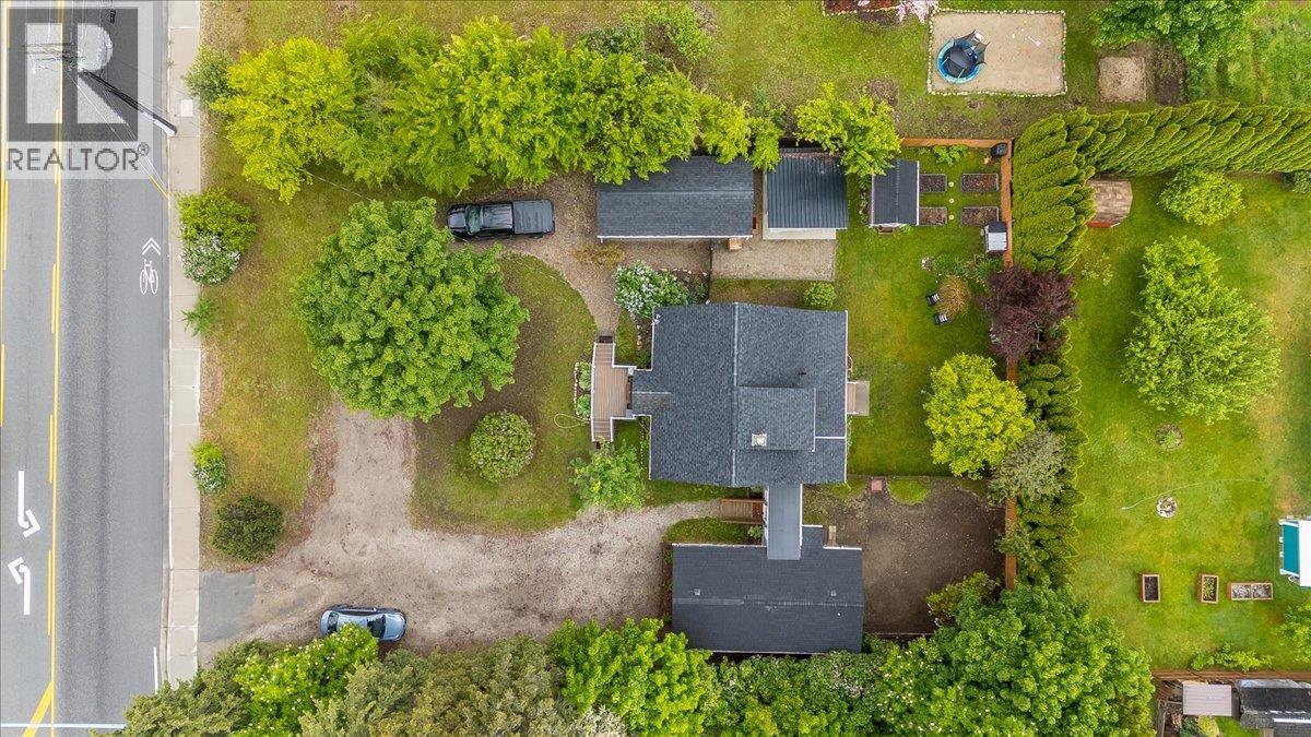 2116 Columbia Avenue, Castlegar, British Columbia  V1N 2X1 - Photo 84 - 10388013