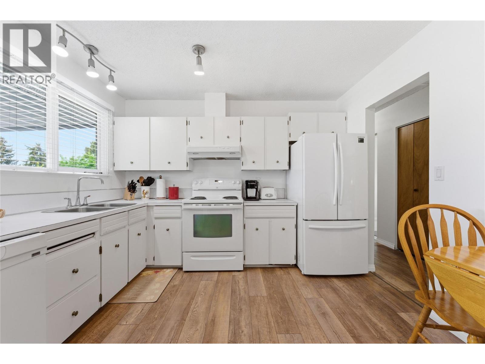 1404 30 Avenue, Vernon, British Columbia  V1T 1Z5 - Photo 10 - 10388499