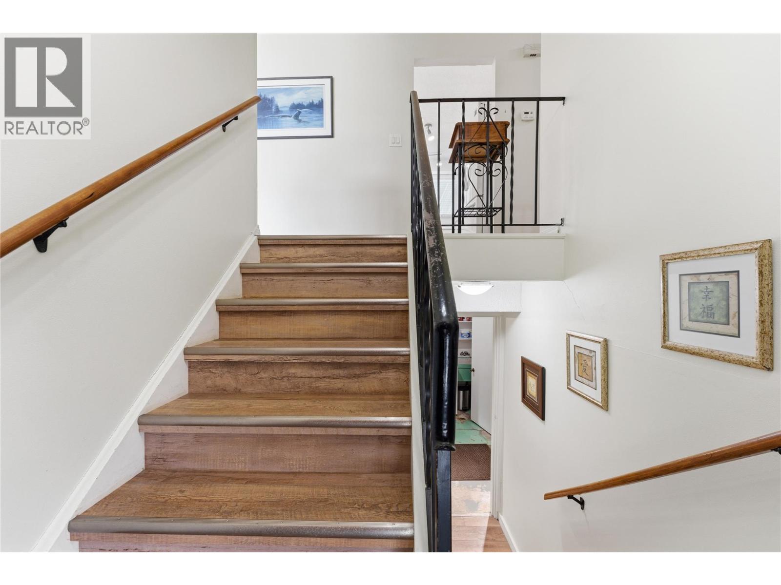 1404 30 Avenue, Vernon, British Columbia  V1T 1Z5 - Photo 3 - 10388499