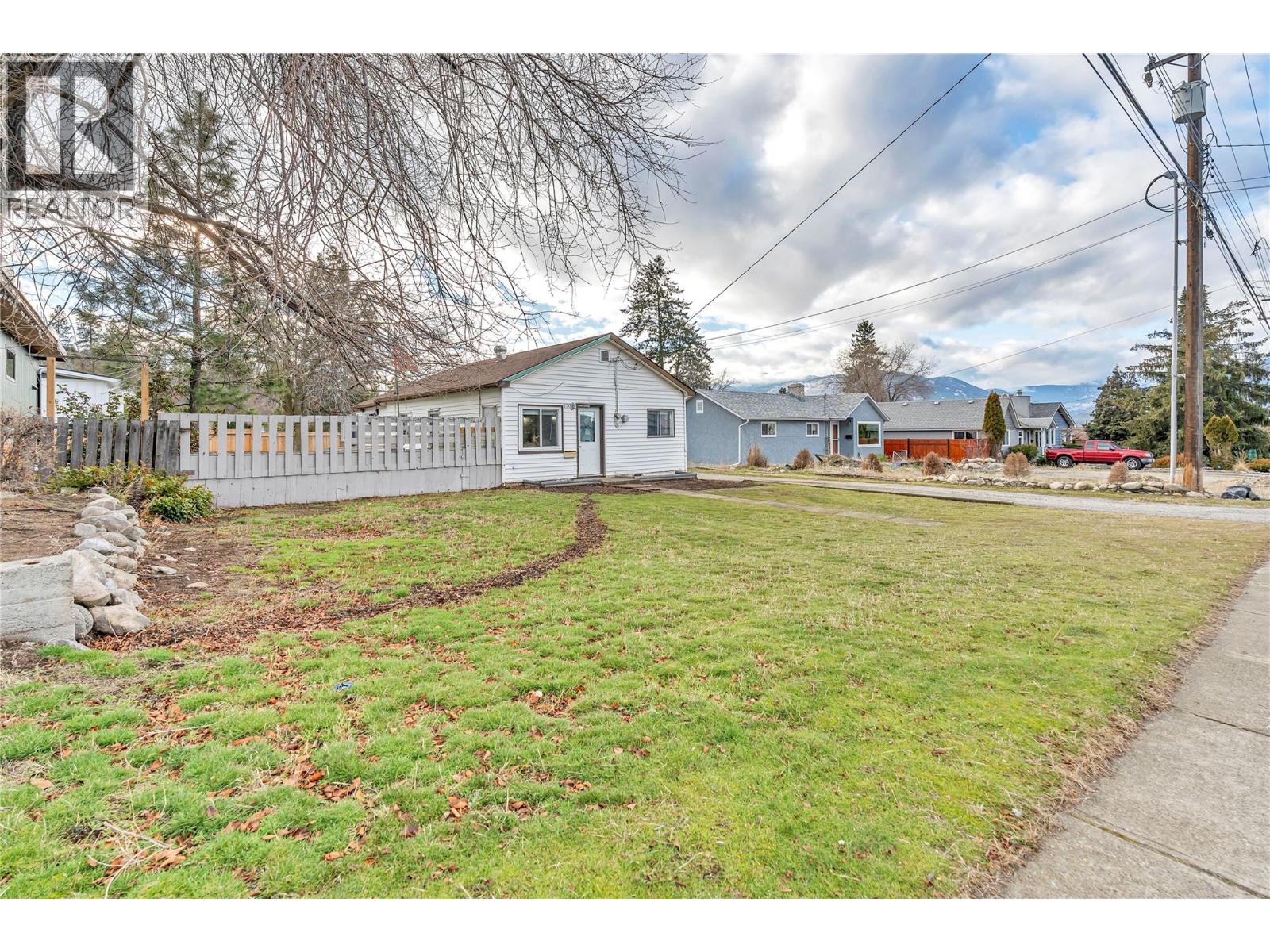 1190 Penticton Avenue, Penticton, British Columbia  V2A 2N2 - Photo 1 - 10388422