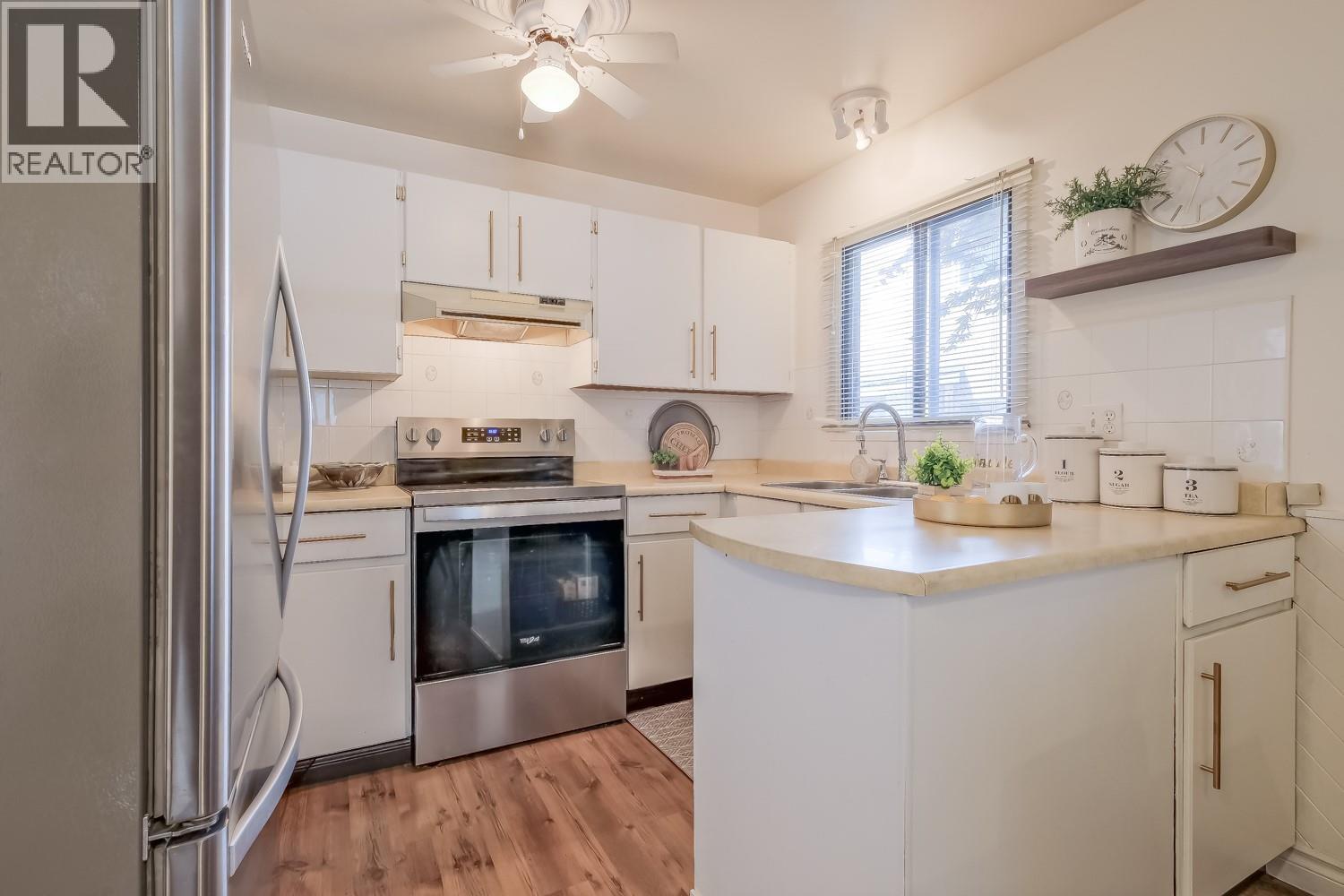 182 Blairmore Crescent, Penticton, British Columbia  V2A 7C5 - Photo 2 - 10388509