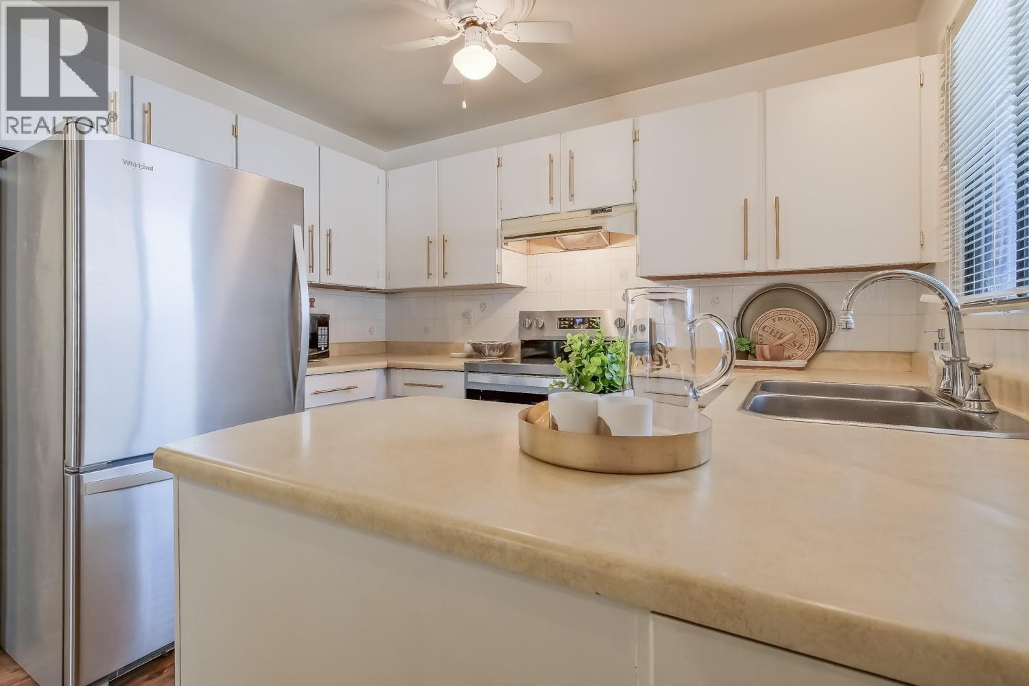 182 Blairmore Crescent, Penticton, British Columbia  V2A 7C5 - Photo 3 - 10388509