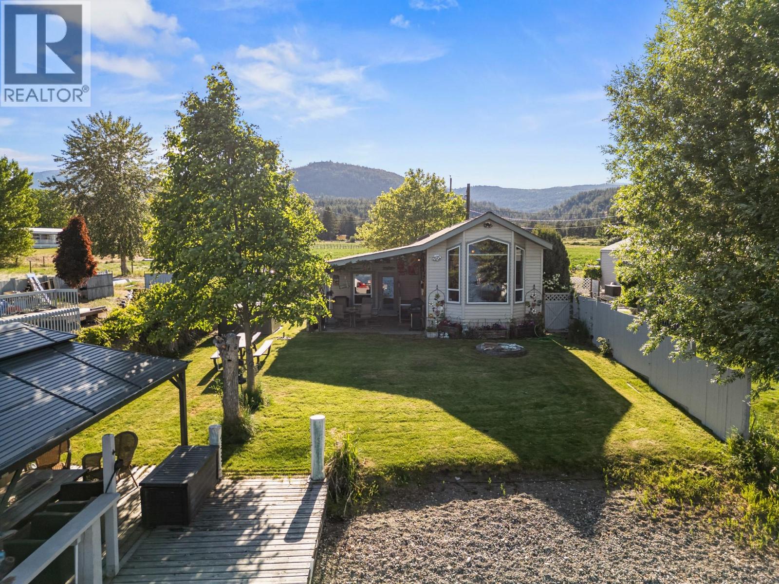 19 Ki Low Na Road, Vernon, British Columbia  V1H 2h3 - Photo 6 - 10388478