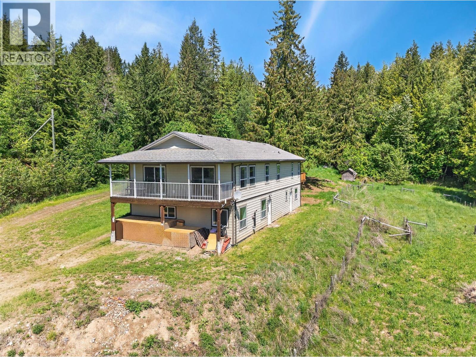 31 Violet Road, Grindrod, British Columbia  V0E 1Y0 - Photo 2 - 10388469
