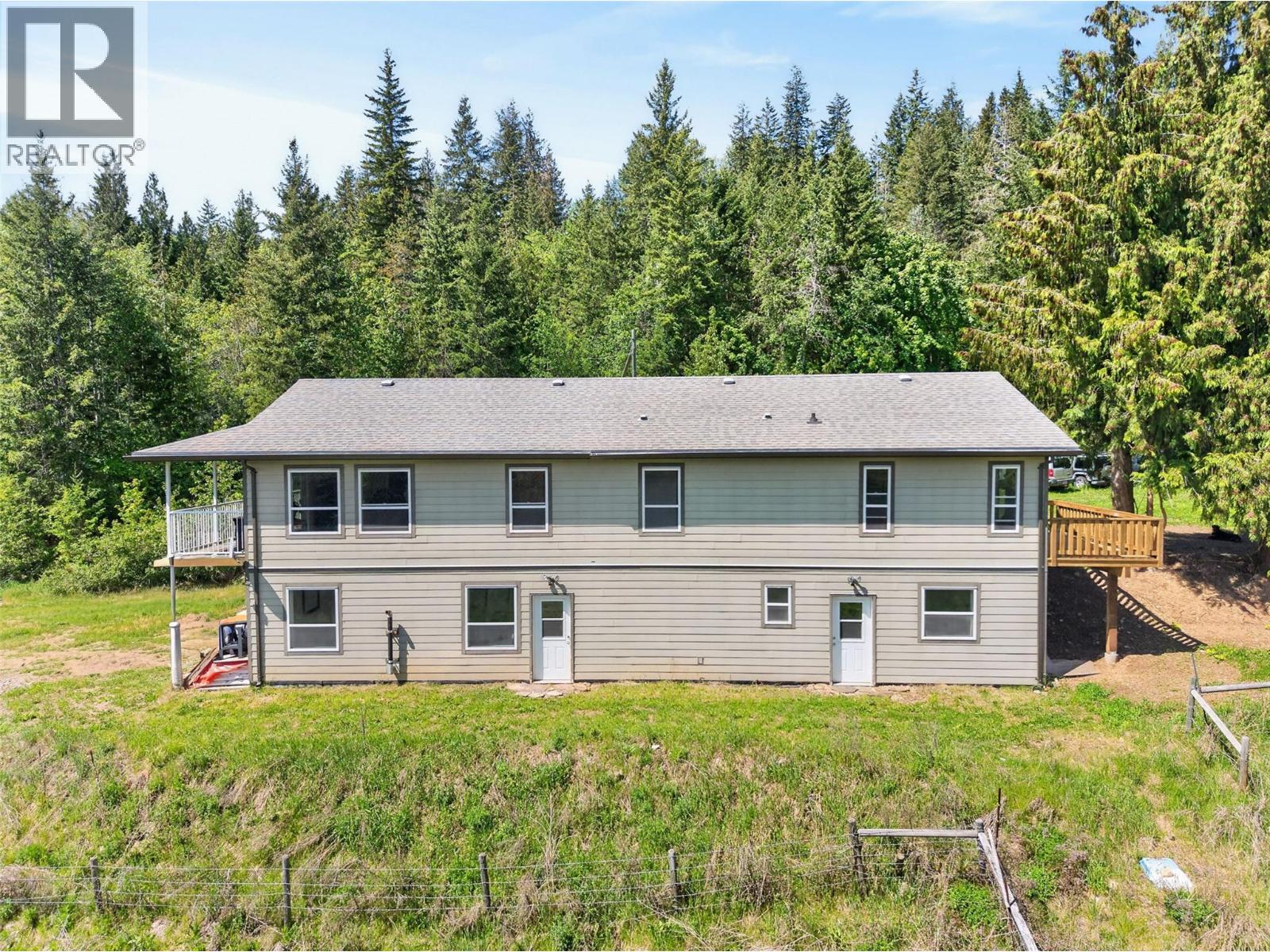 31 Violet Road, Grindrod, British Columbia  V0E 1Y0 - Photo 3 - 10388469