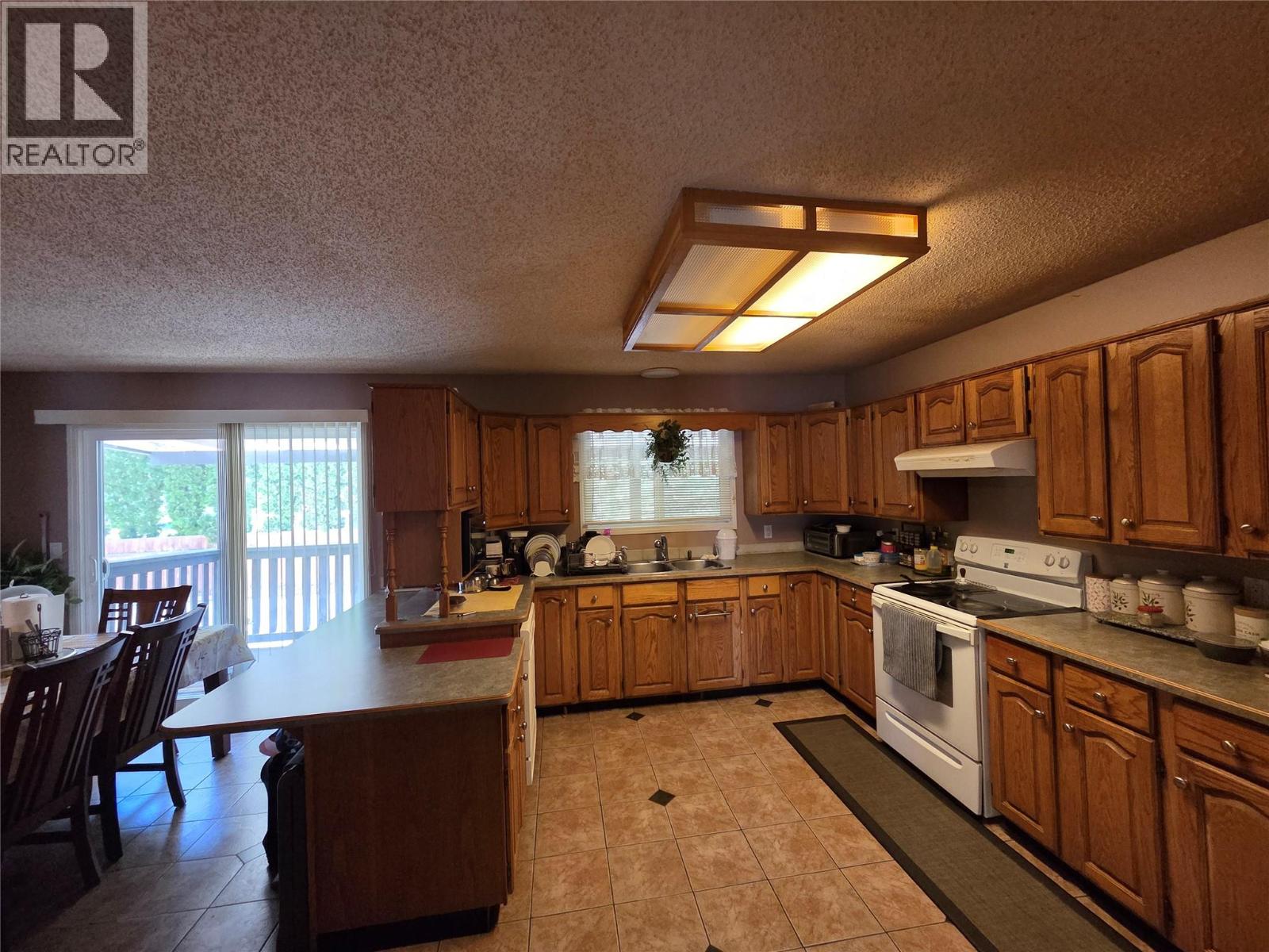 2724 Dafoe Place, Penticton, British Columbia  V2A 7N8 - Photo 11 - 10388293