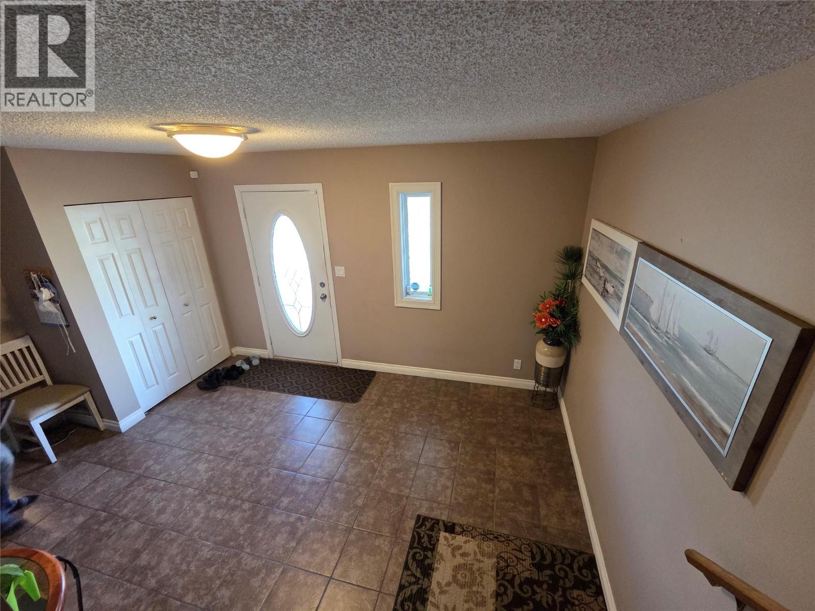2724 Dafoe Place, Penticton, British Columbia  V2A 7N8 - Photo 7 - 10388293