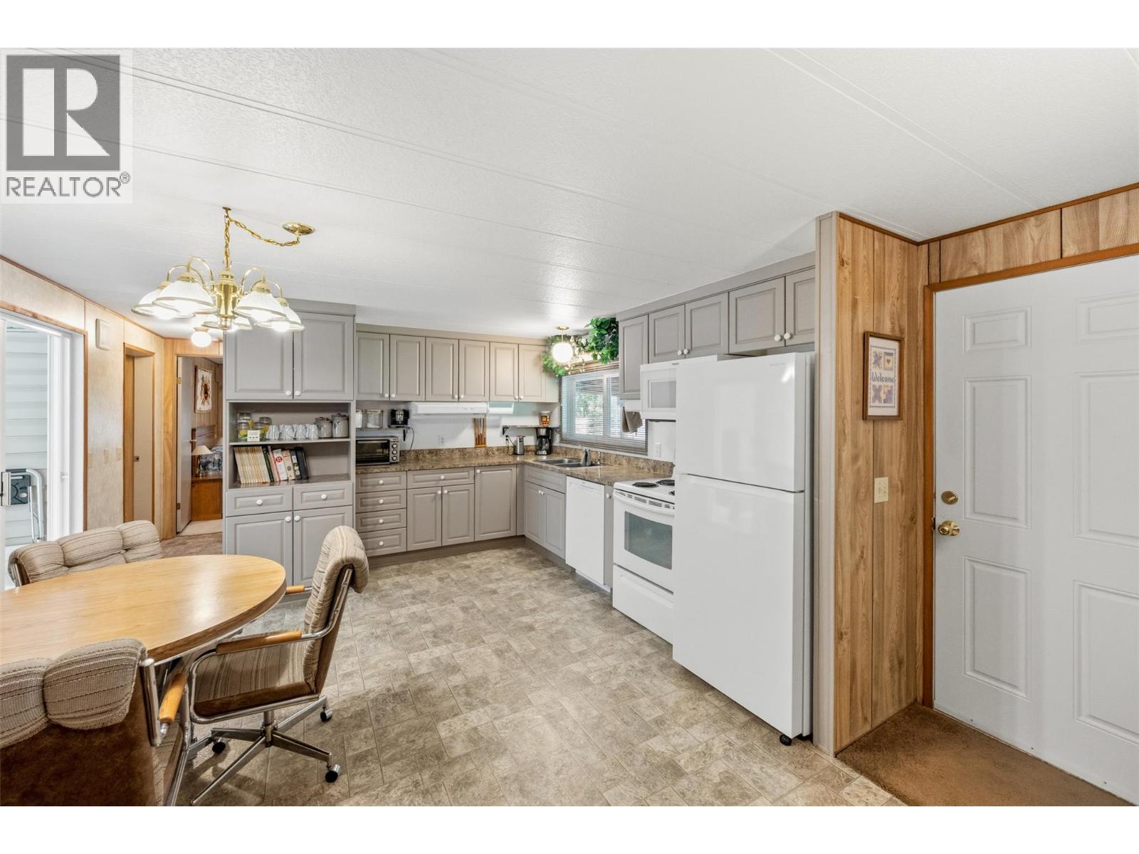 2144 Hwy 3 Highway, Cawston, British Columbia  V0X 1C2 - Photo 11 - 10388267