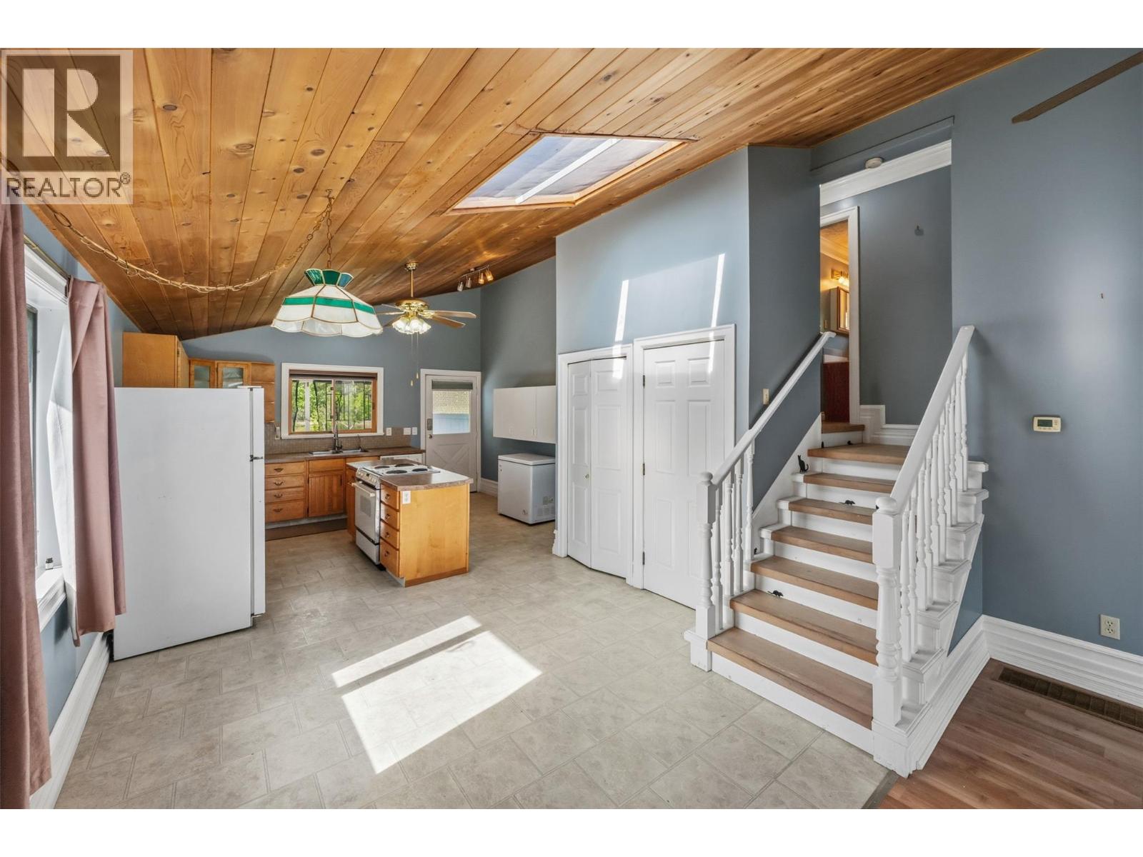 1220 Sykes Crescent, Keremeos, British Columbia  V0X 1N3 - Photo 15 - 10388200
